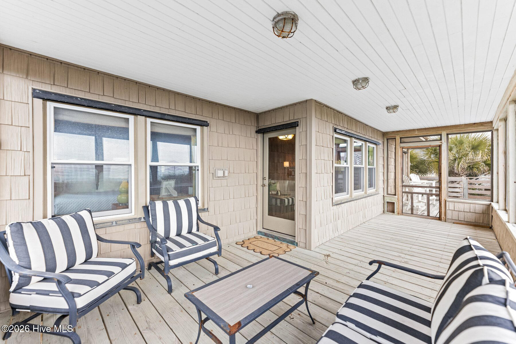 100550434 | Photo 35