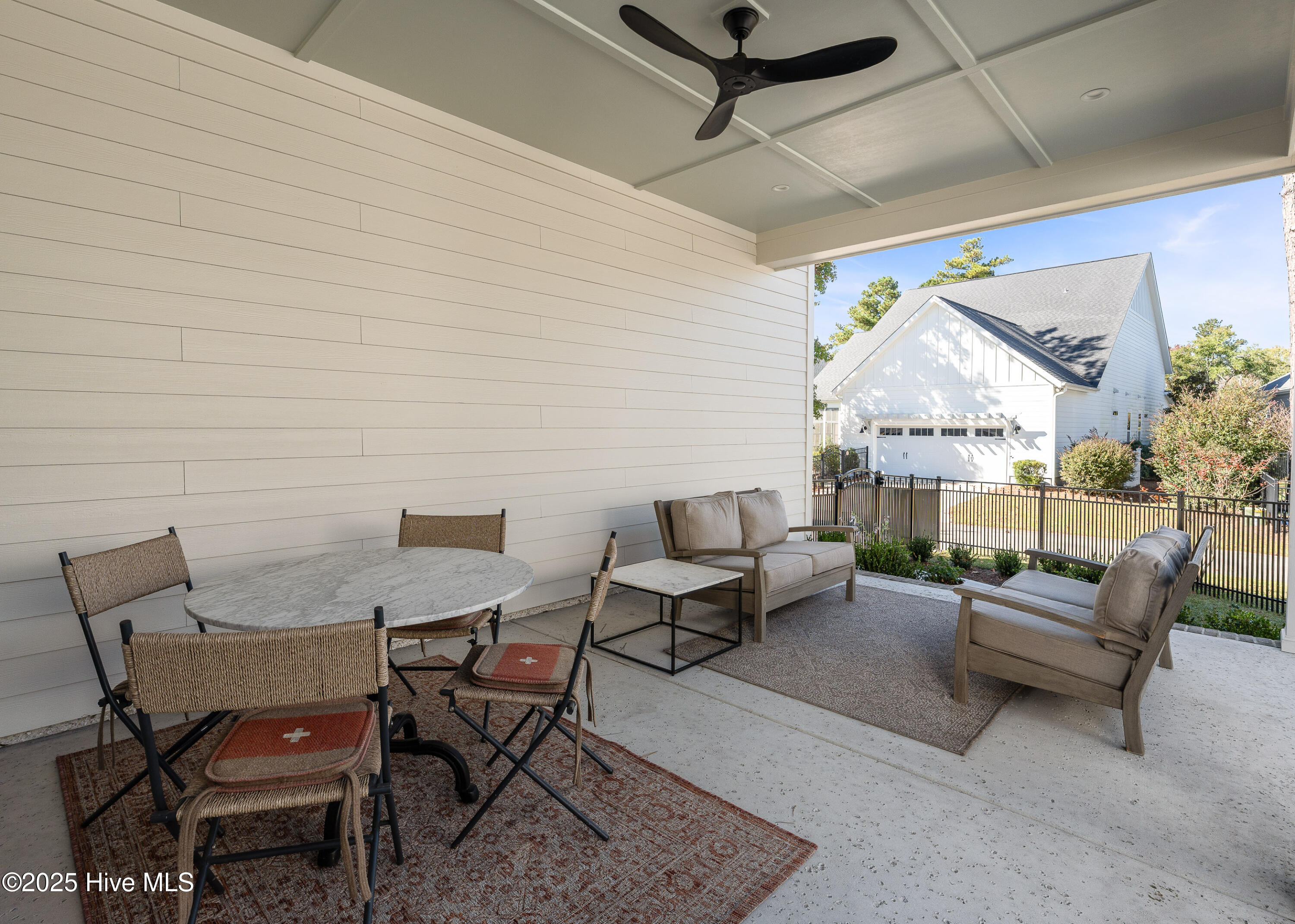 100543800 | Photo 13