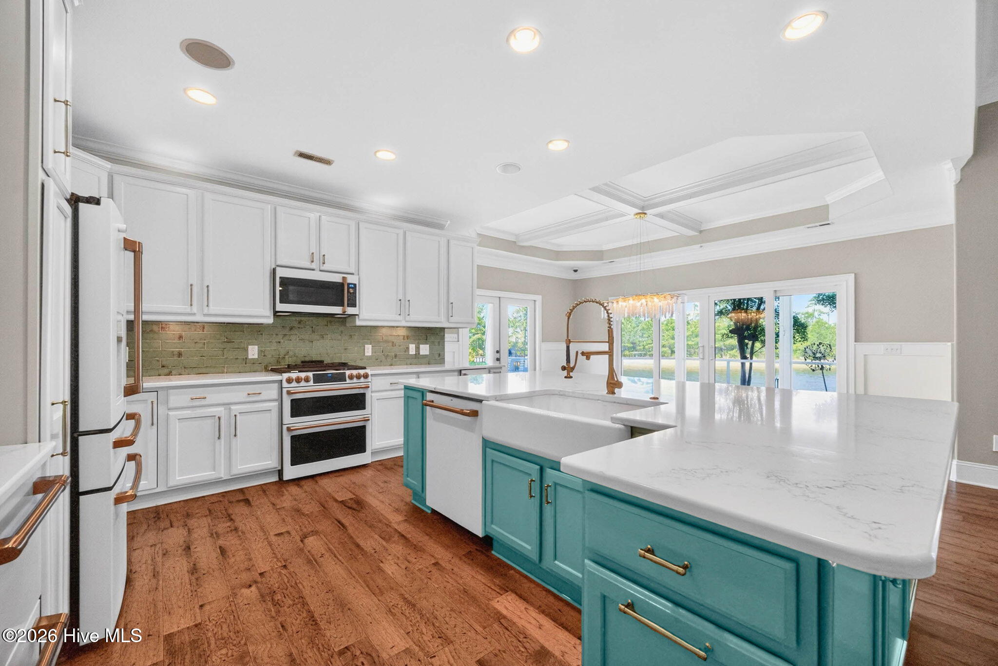 100567612 | Photo 16