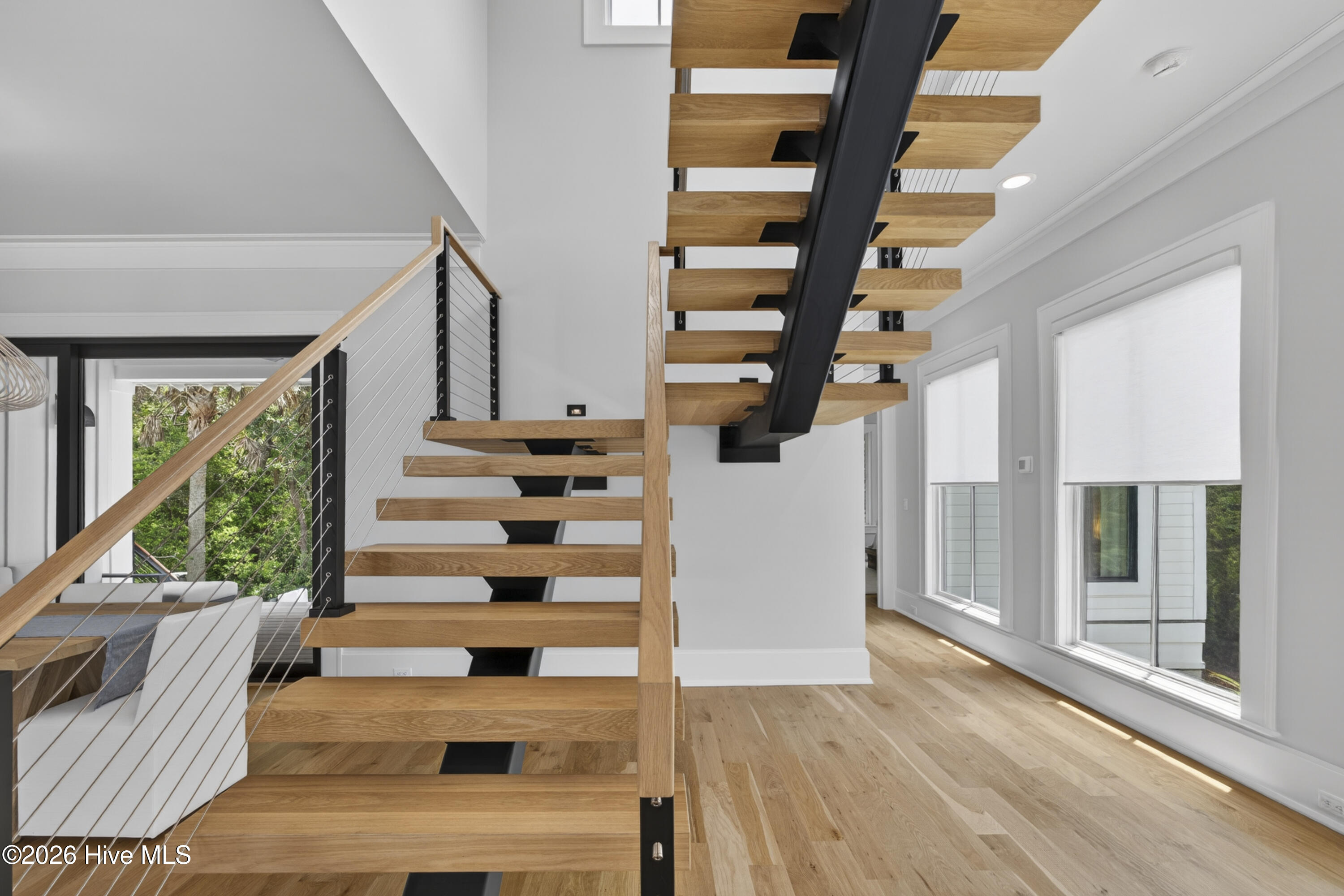 100566186 | Photo 32