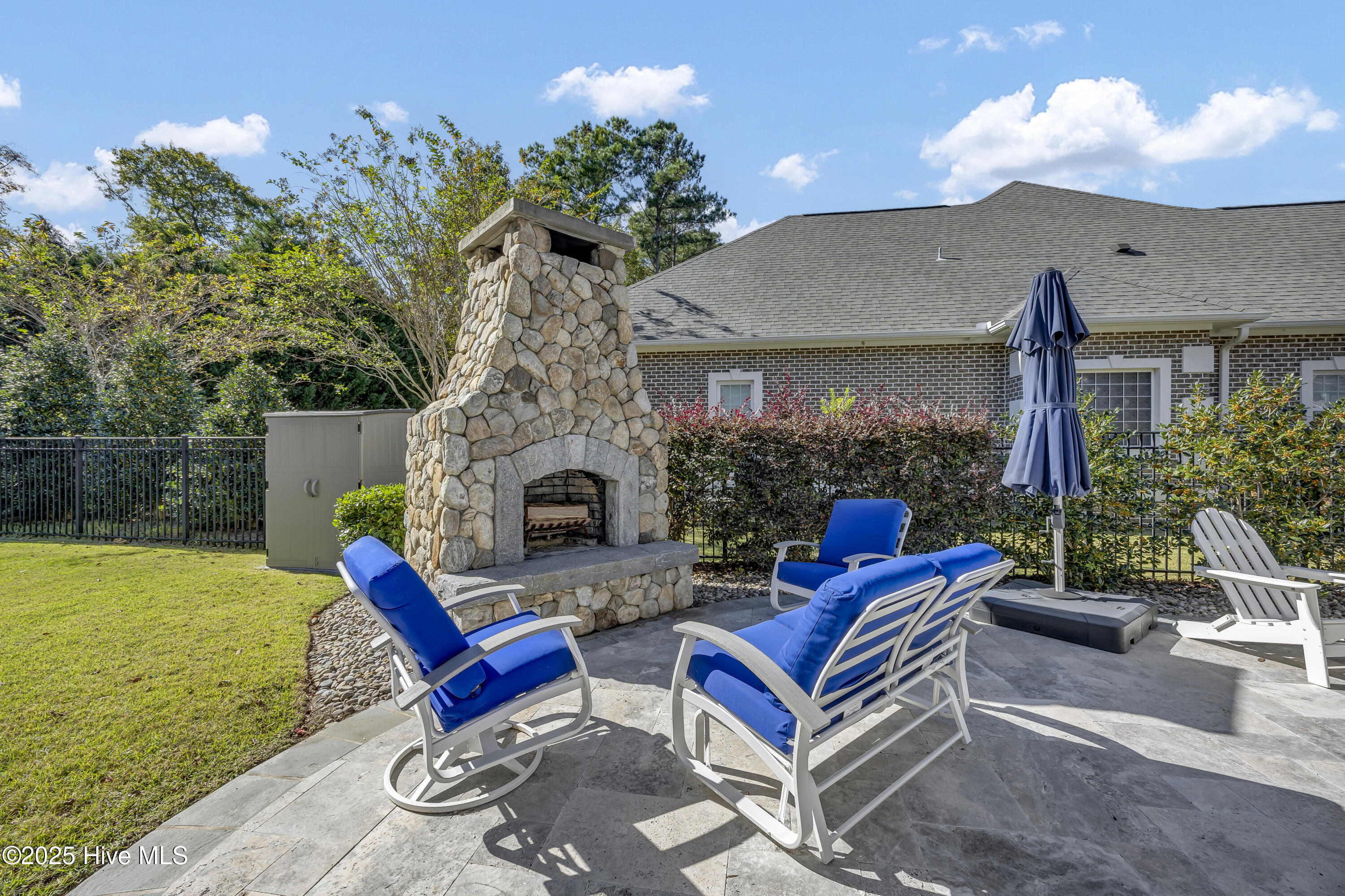 100538273 | Photo 41