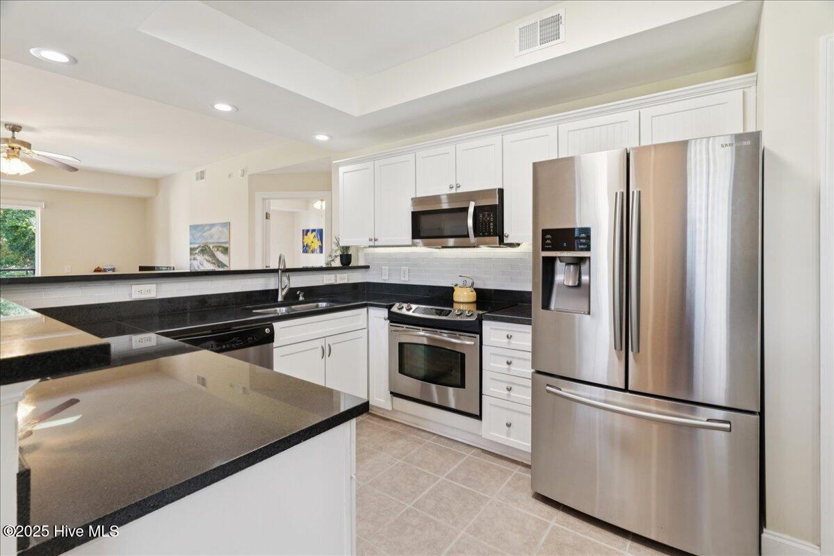 100535448 | Photo 30