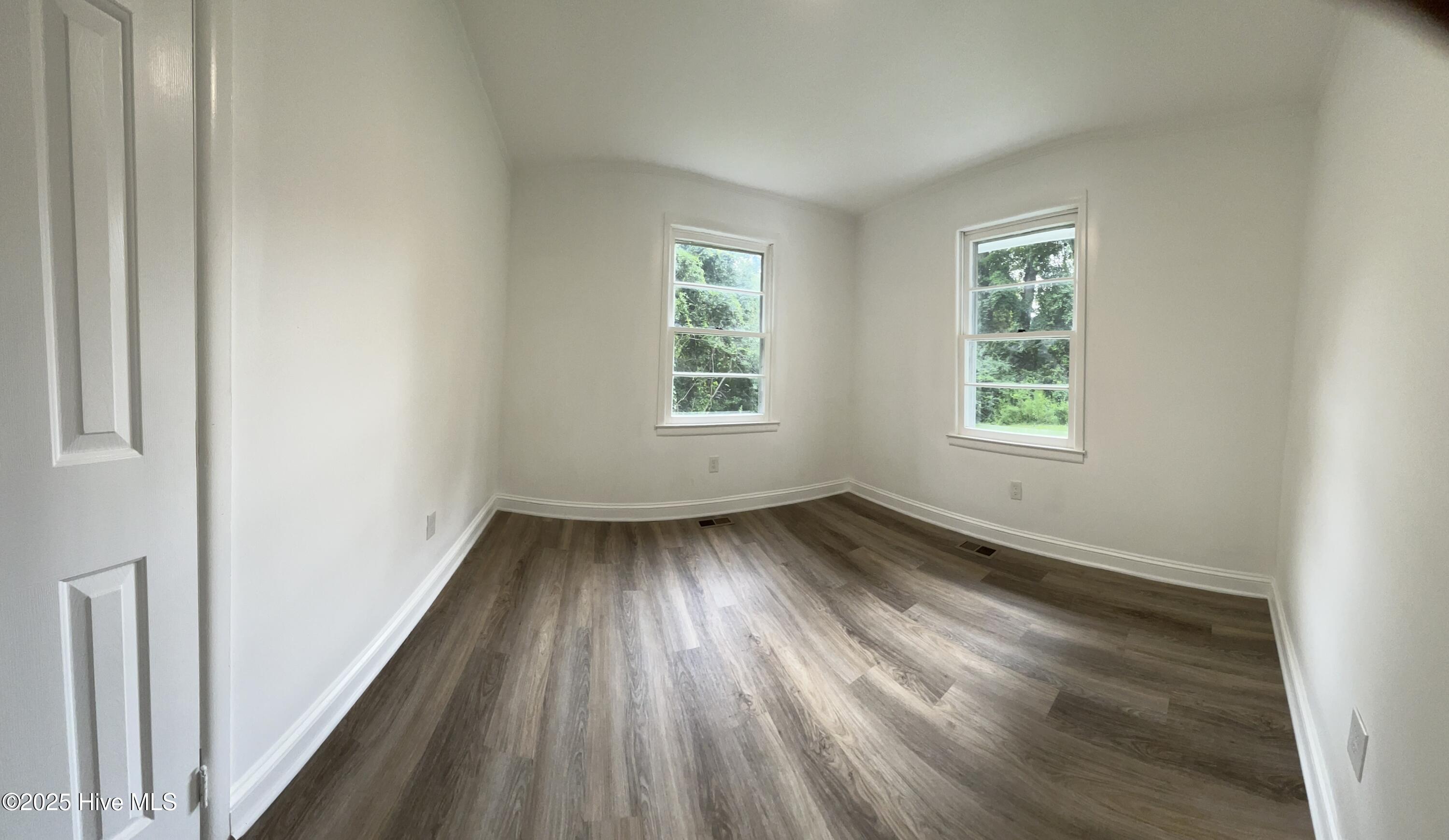 100559019 | Photo 14