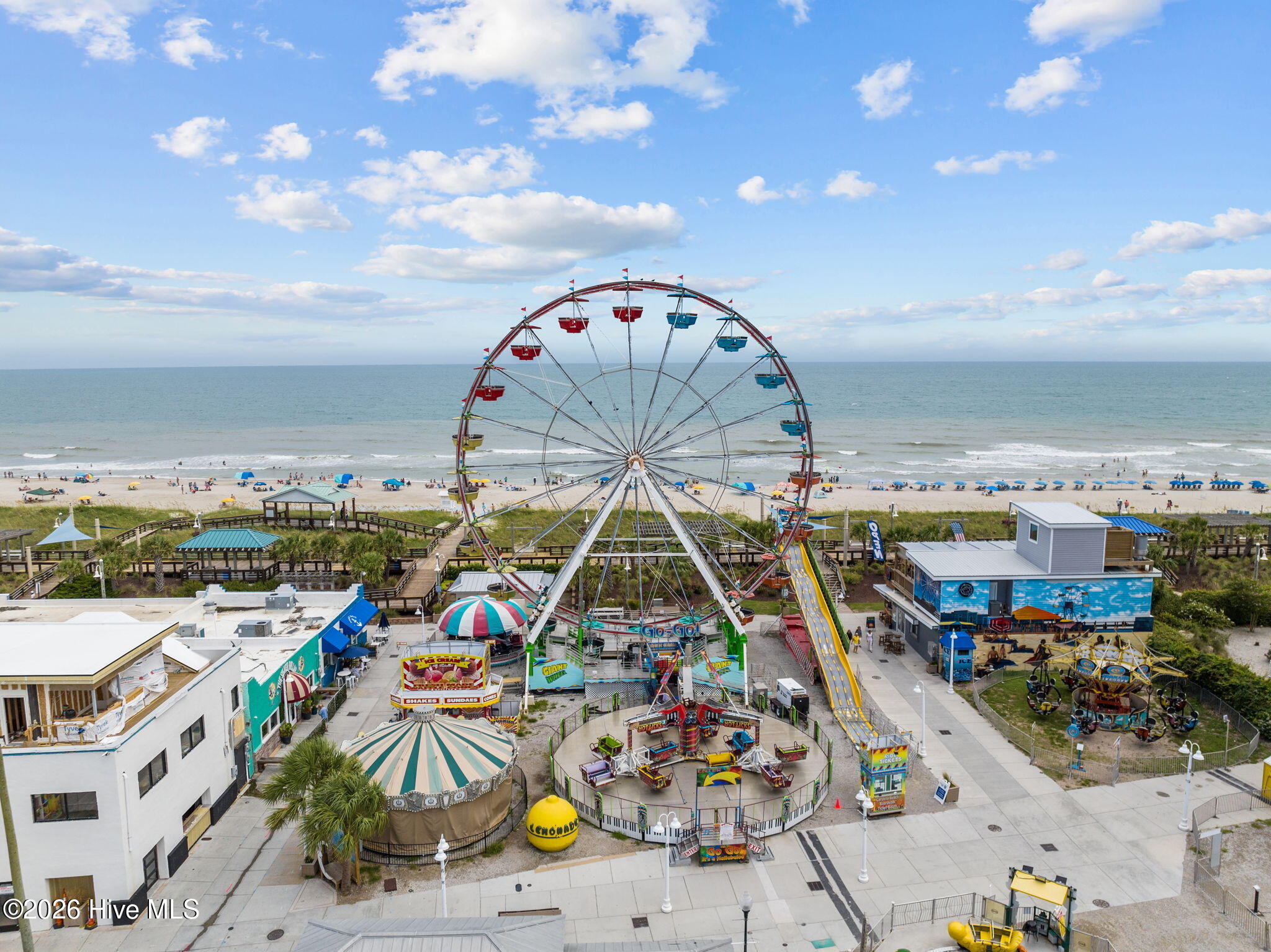 100563786 | Photo 43