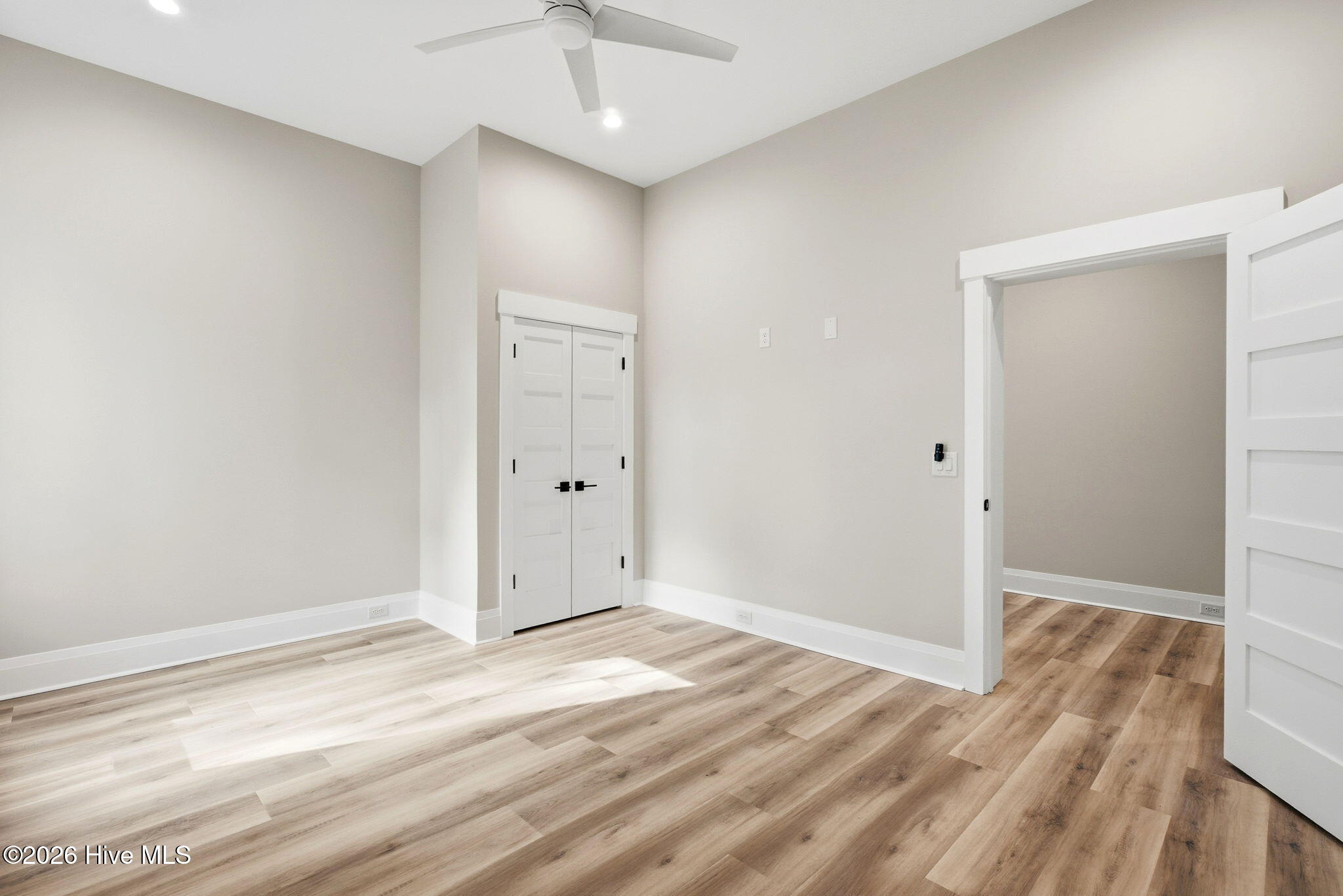 100554131 | Photo 18