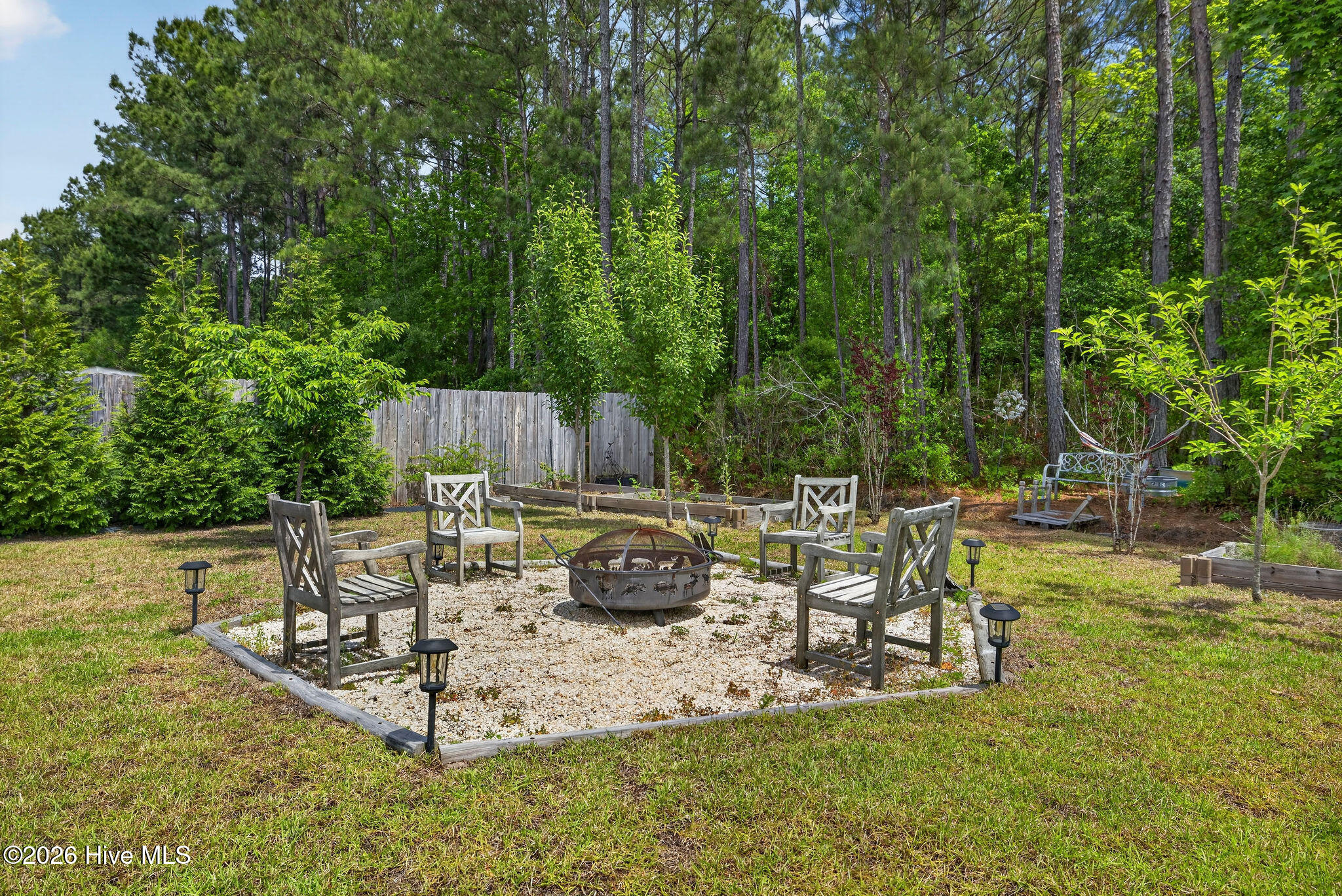 100570074 | Photo 38