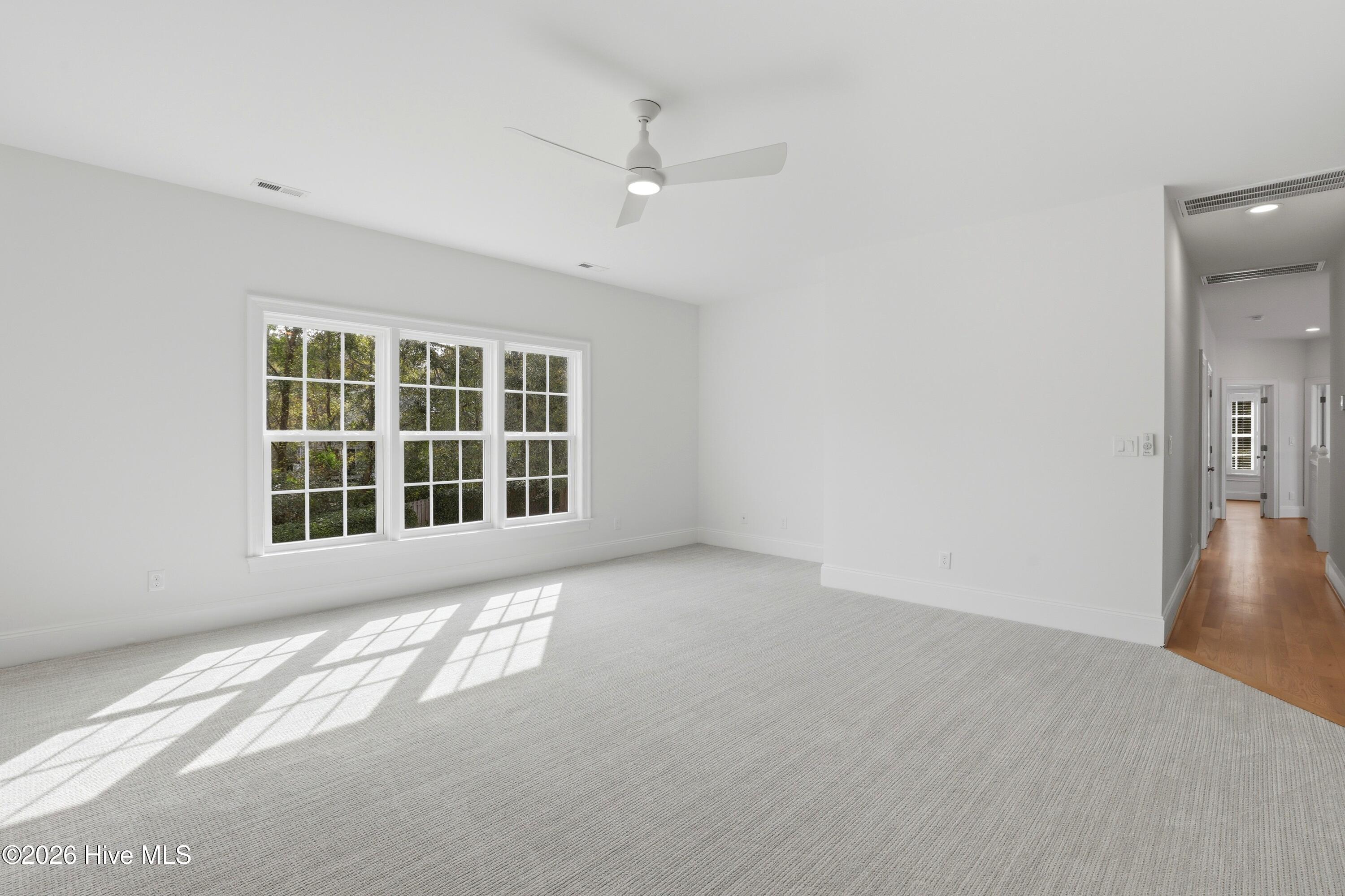 100562697 | Photo 41