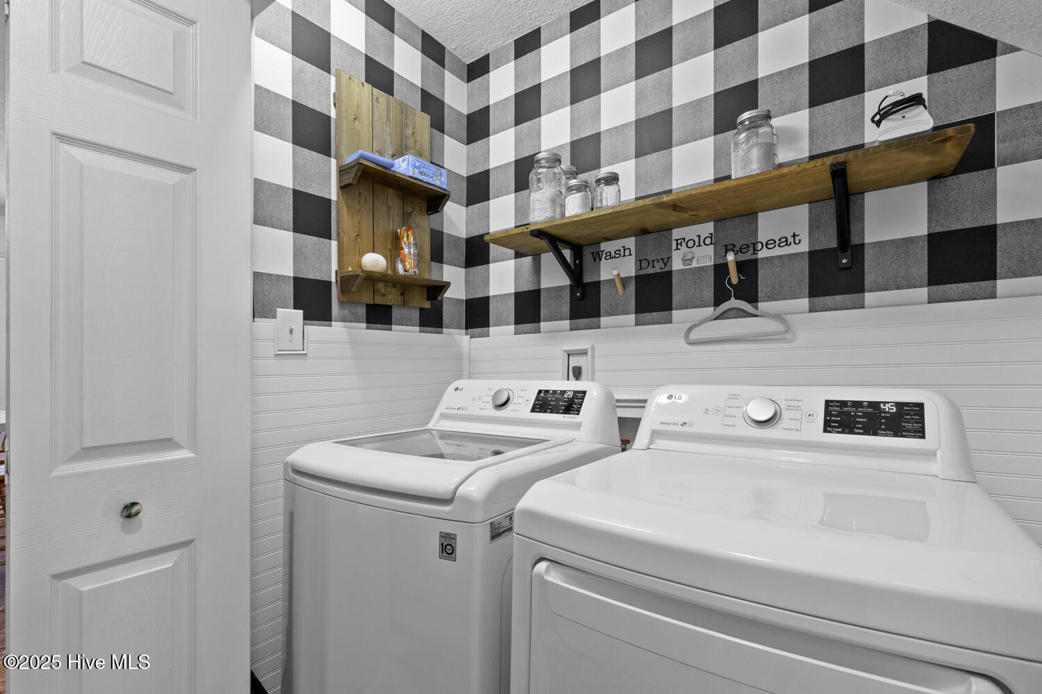 100531310 | Photo 18