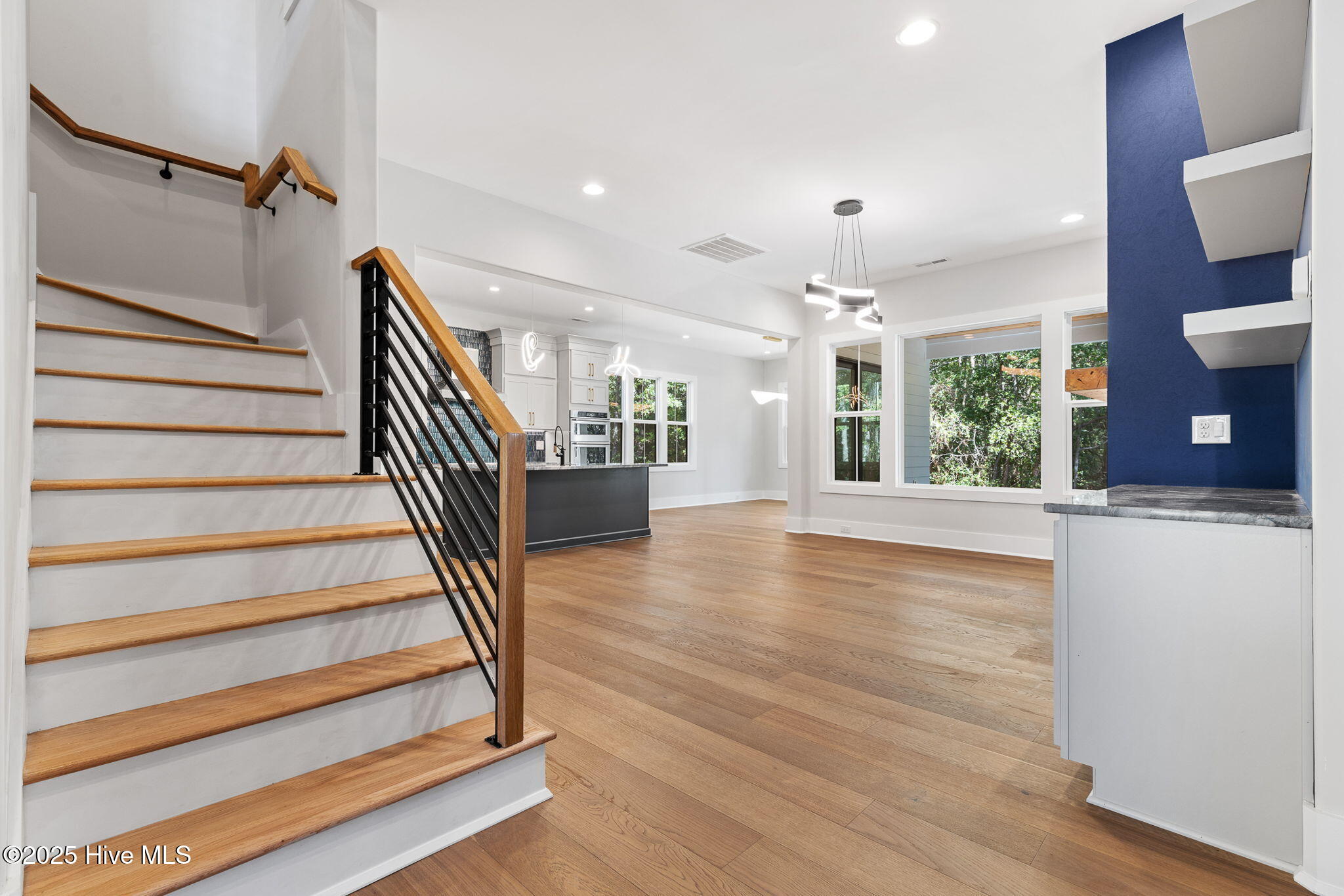 100522632 | Photo 50