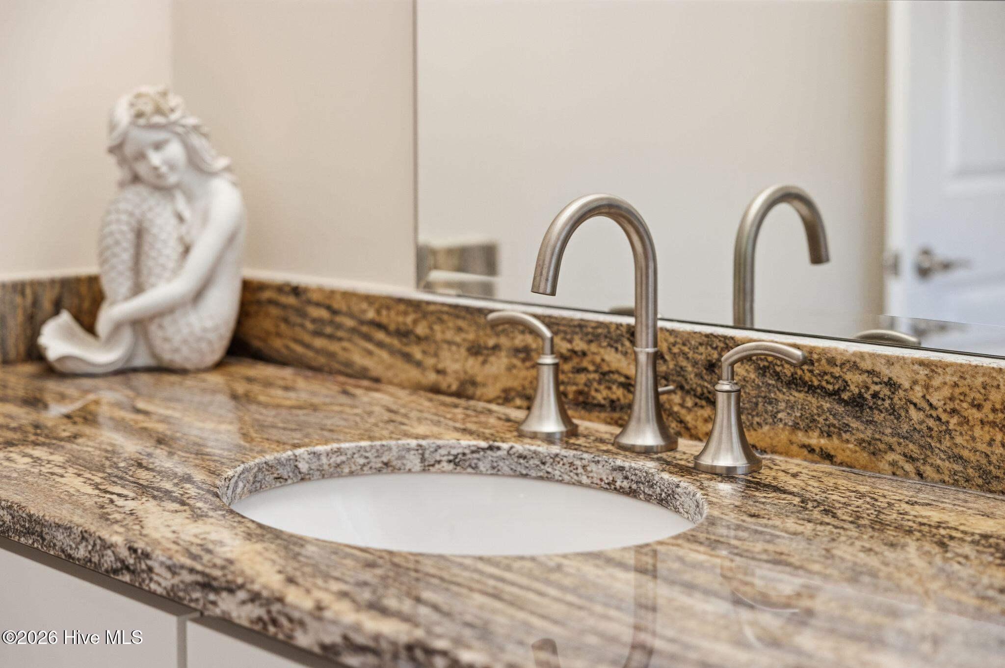 100553774 | Photo 50