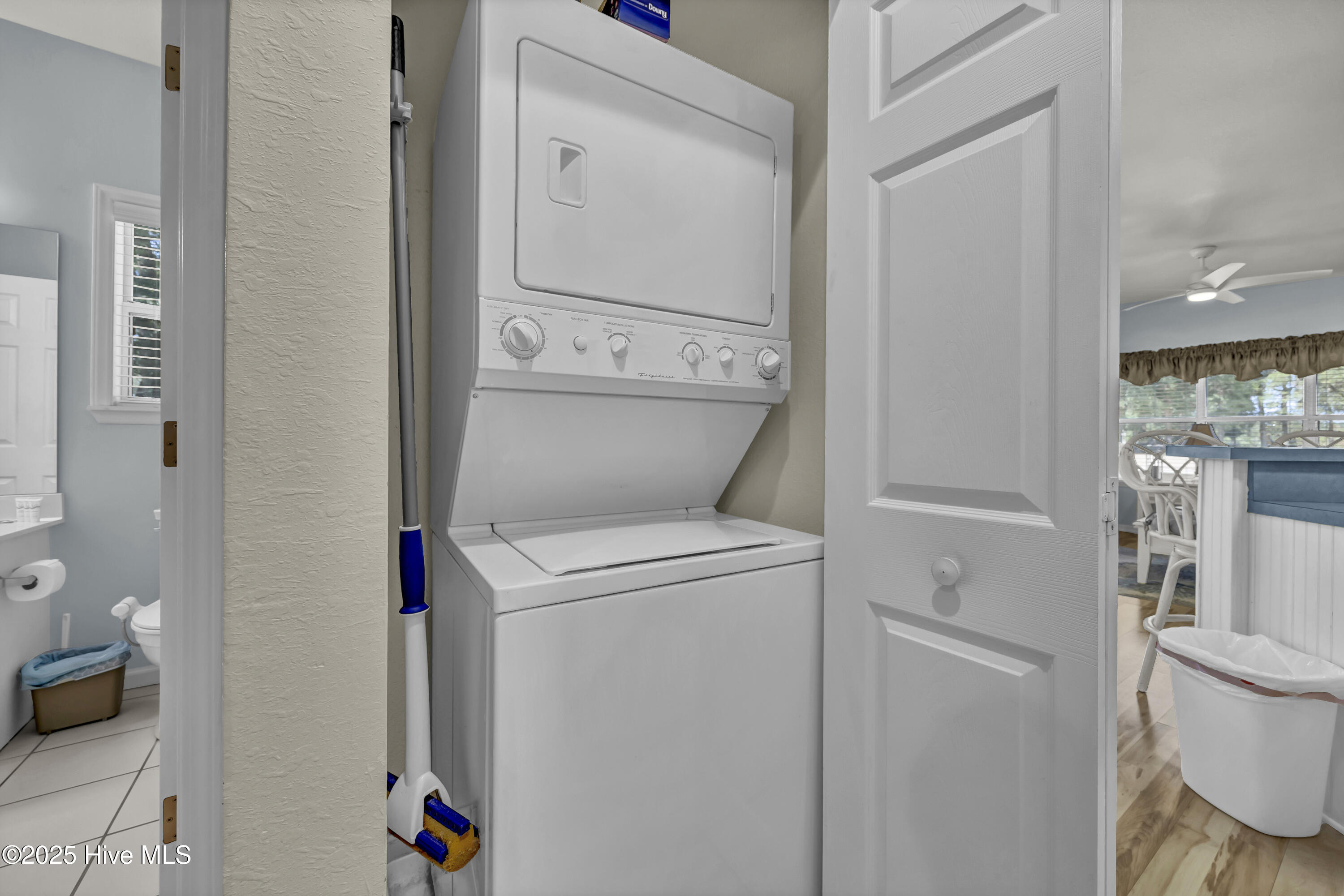 100527384 | Photo 21