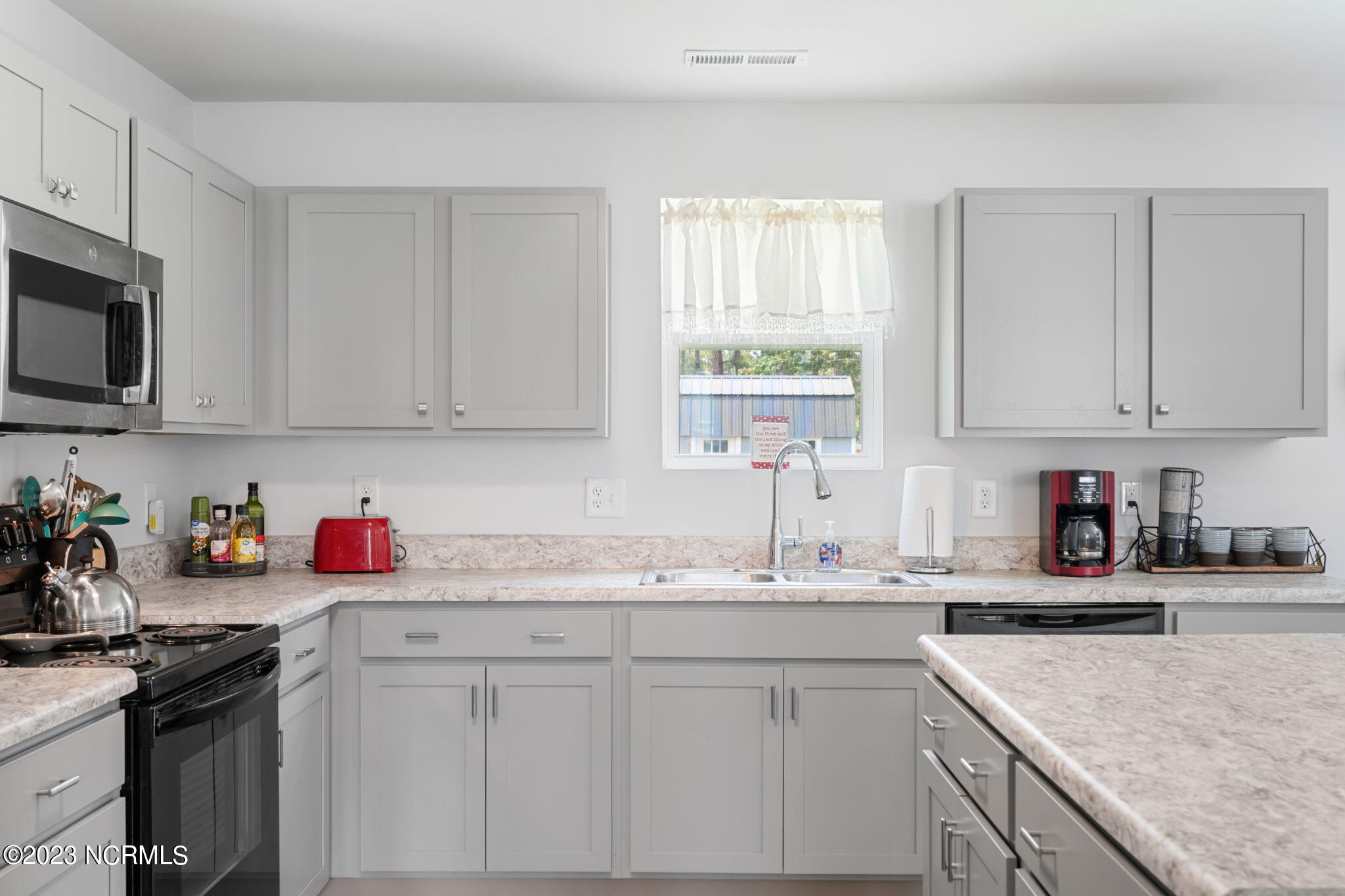 100536521 | Photo 11