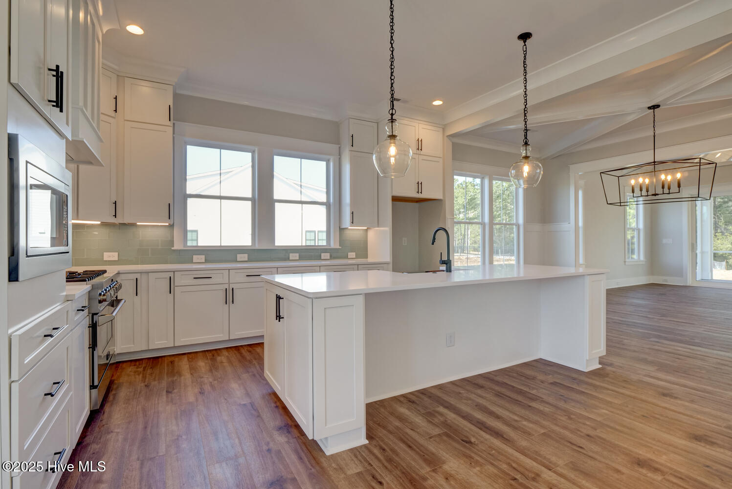 100539915 | Photo 14