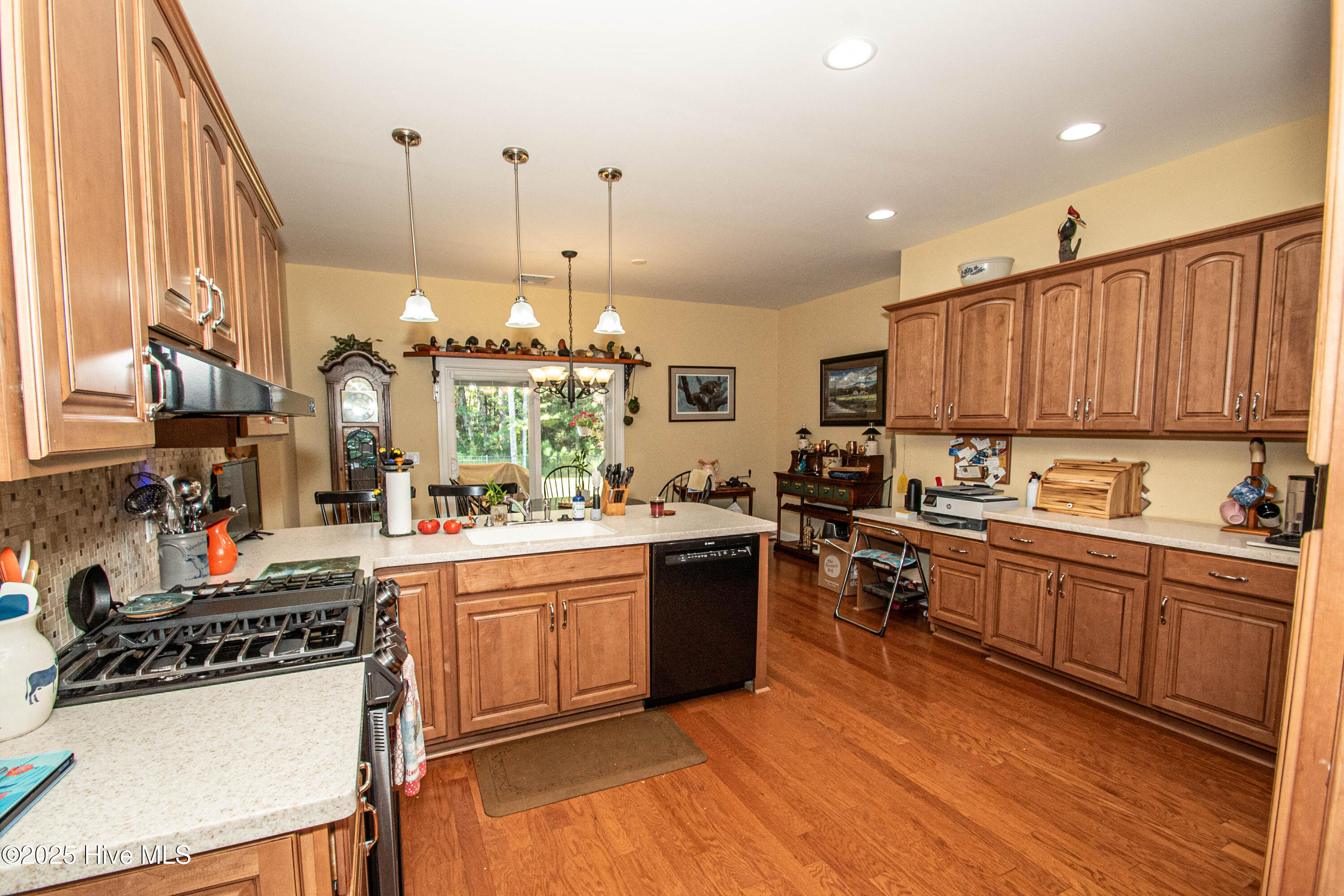 100544337 | Photo 29