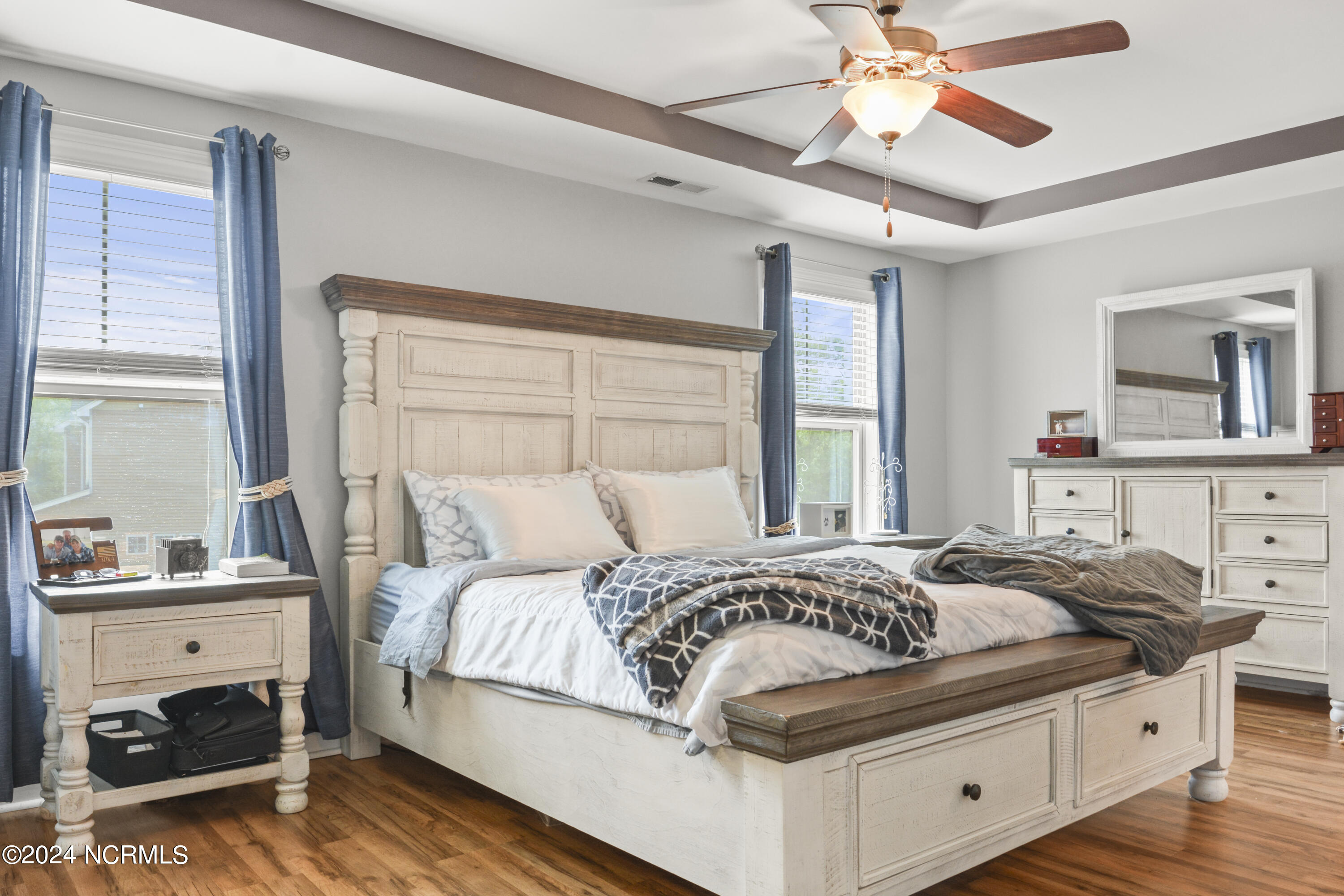 100566117 | Photo 37