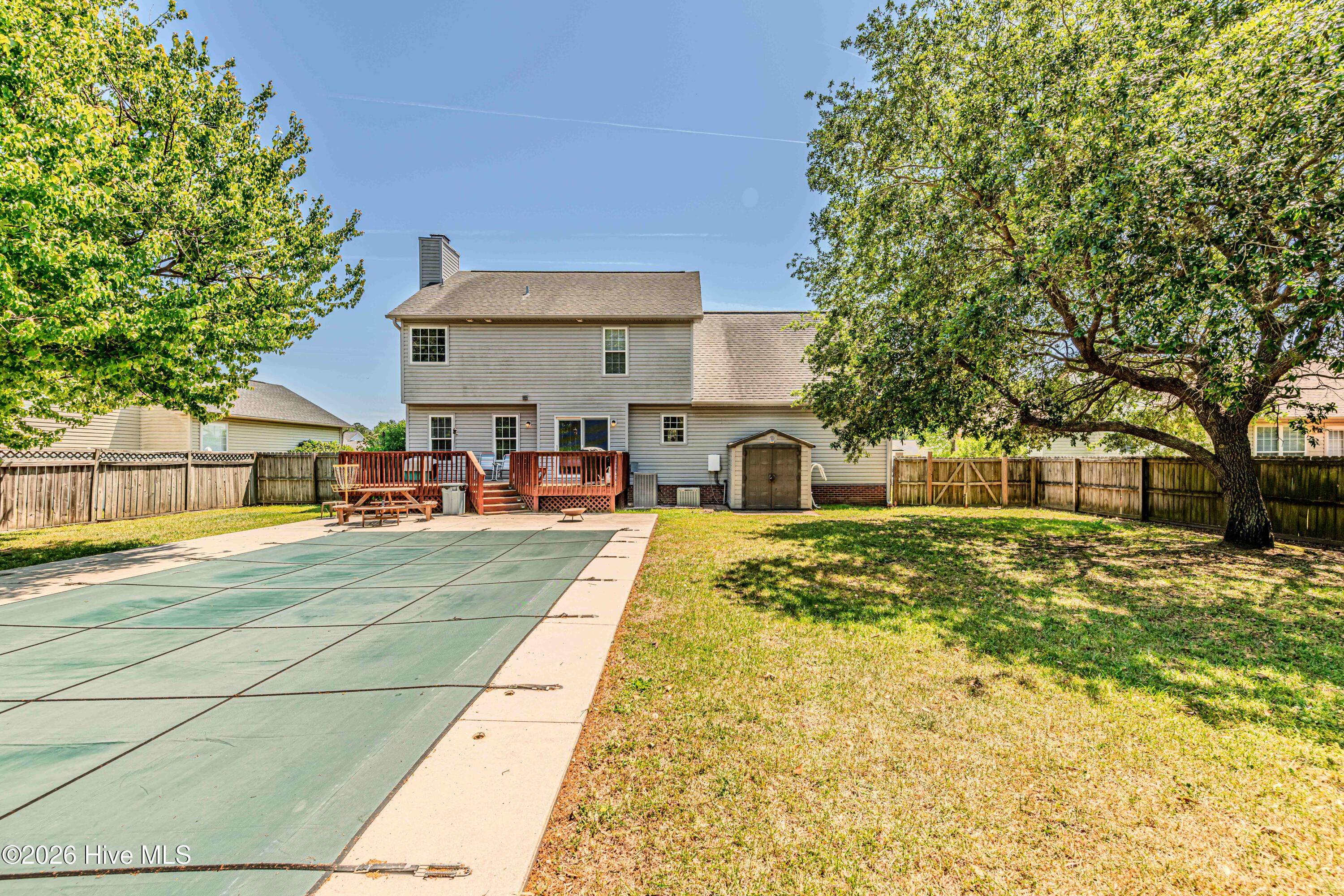 100569182 | Photo 62