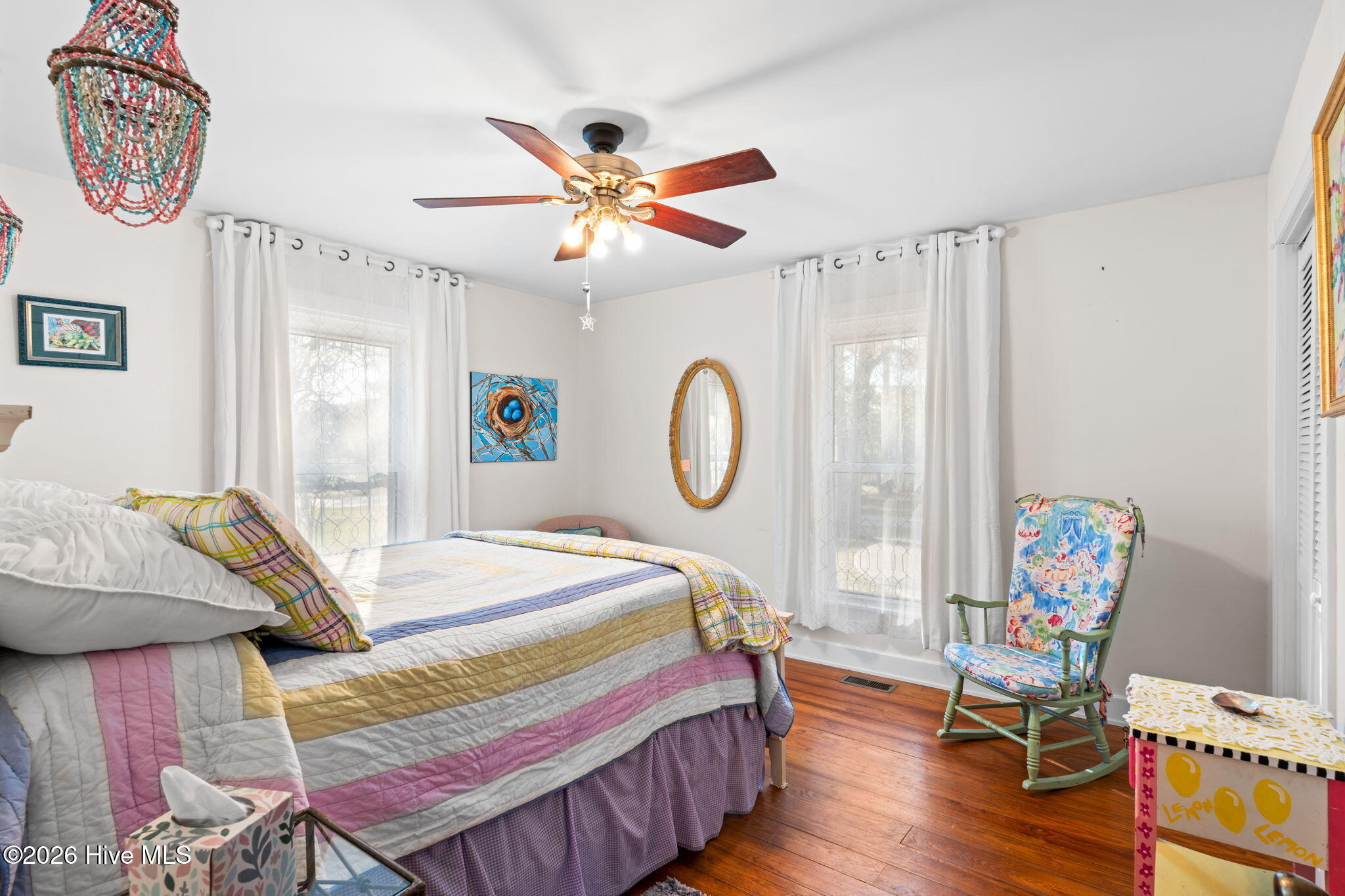 100562668 | Photo 24