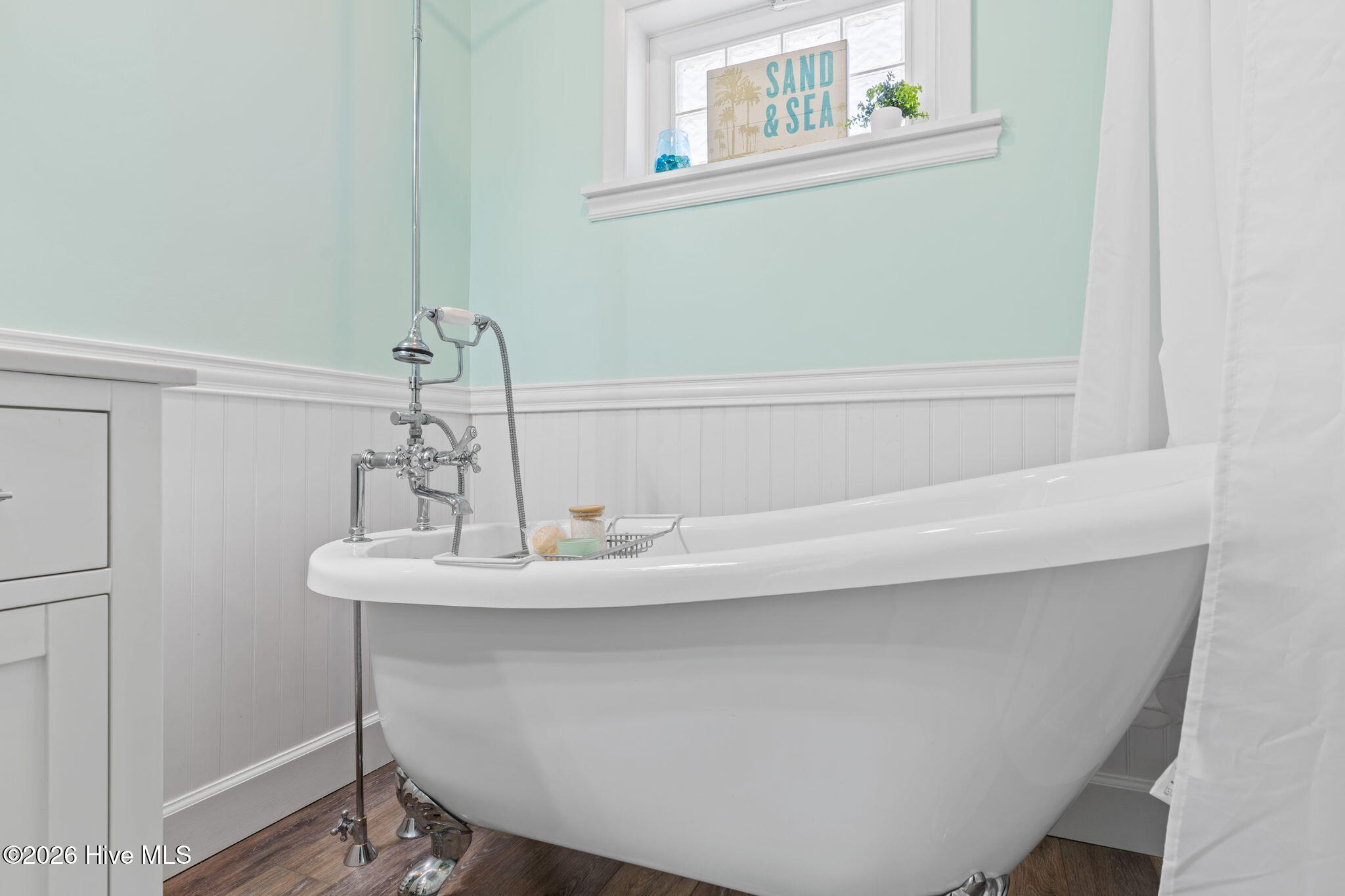 100556597 | Photo 30