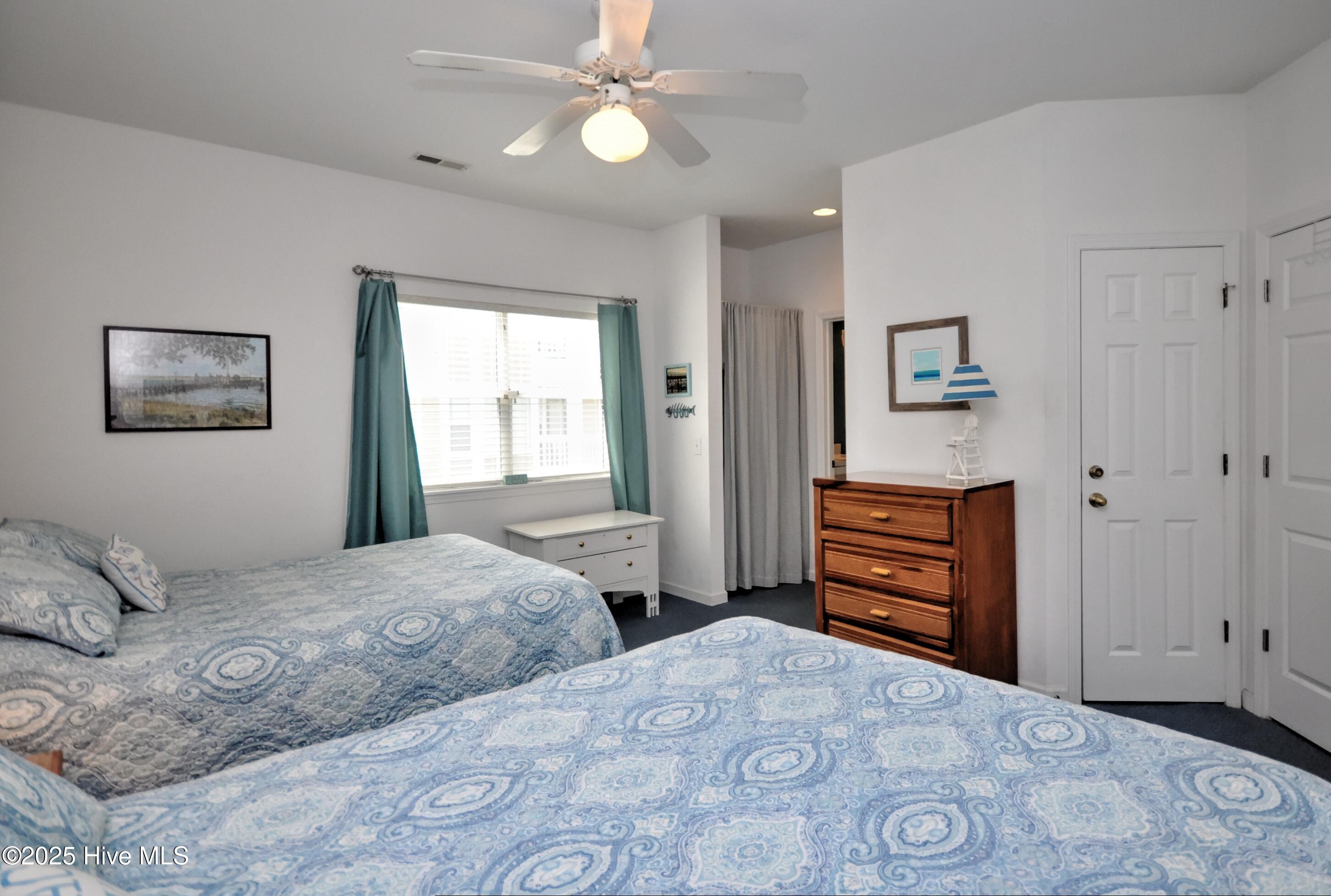 100526351 | Photo 22