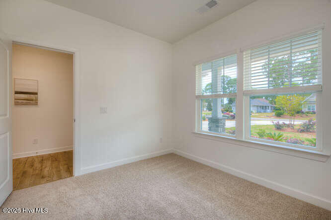 100563707 | Photo 30