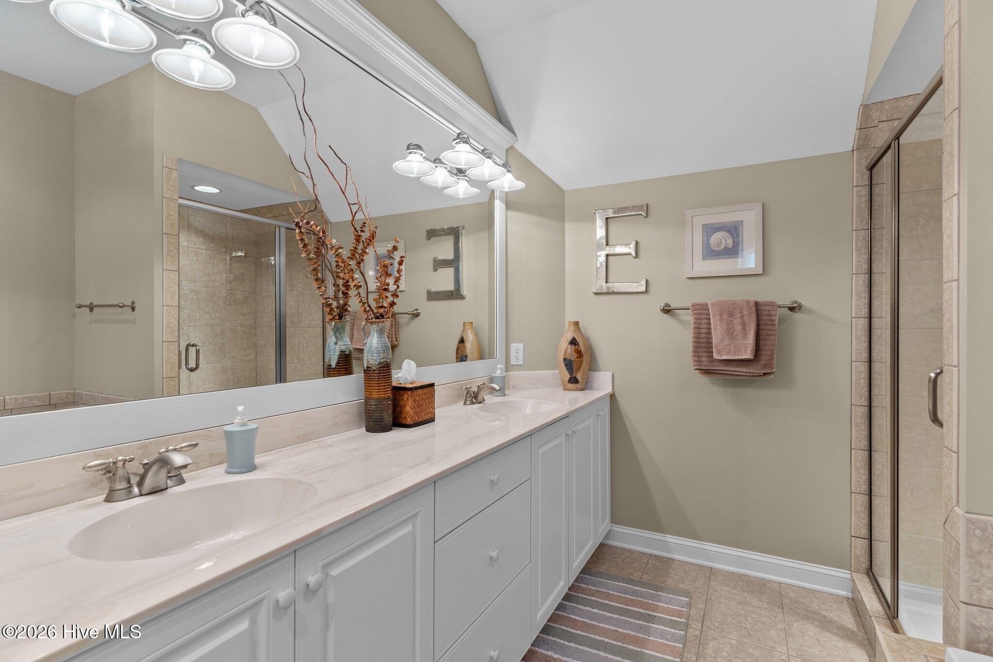 100551448 | Photo 22