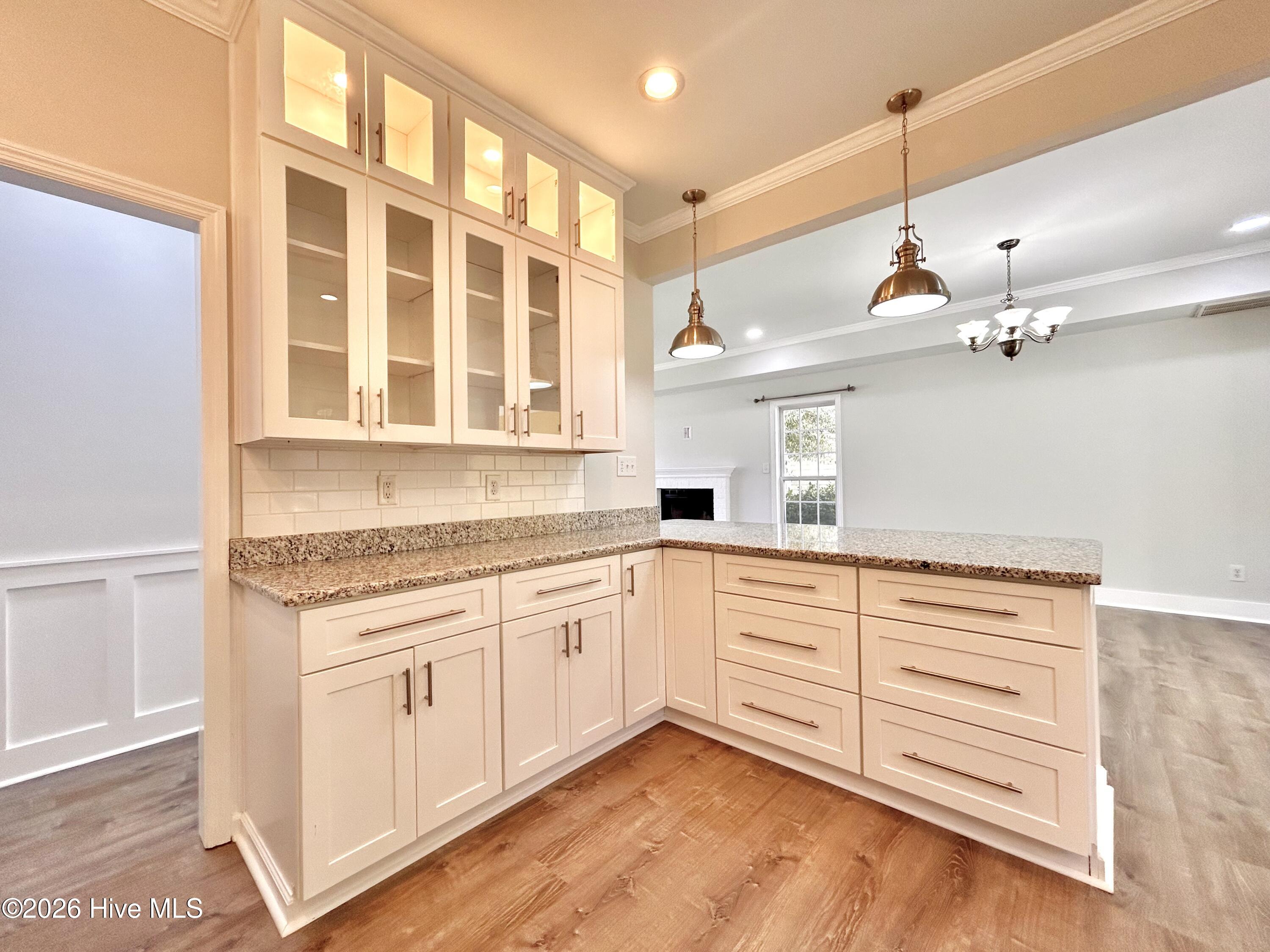 100564341 | Photo 13