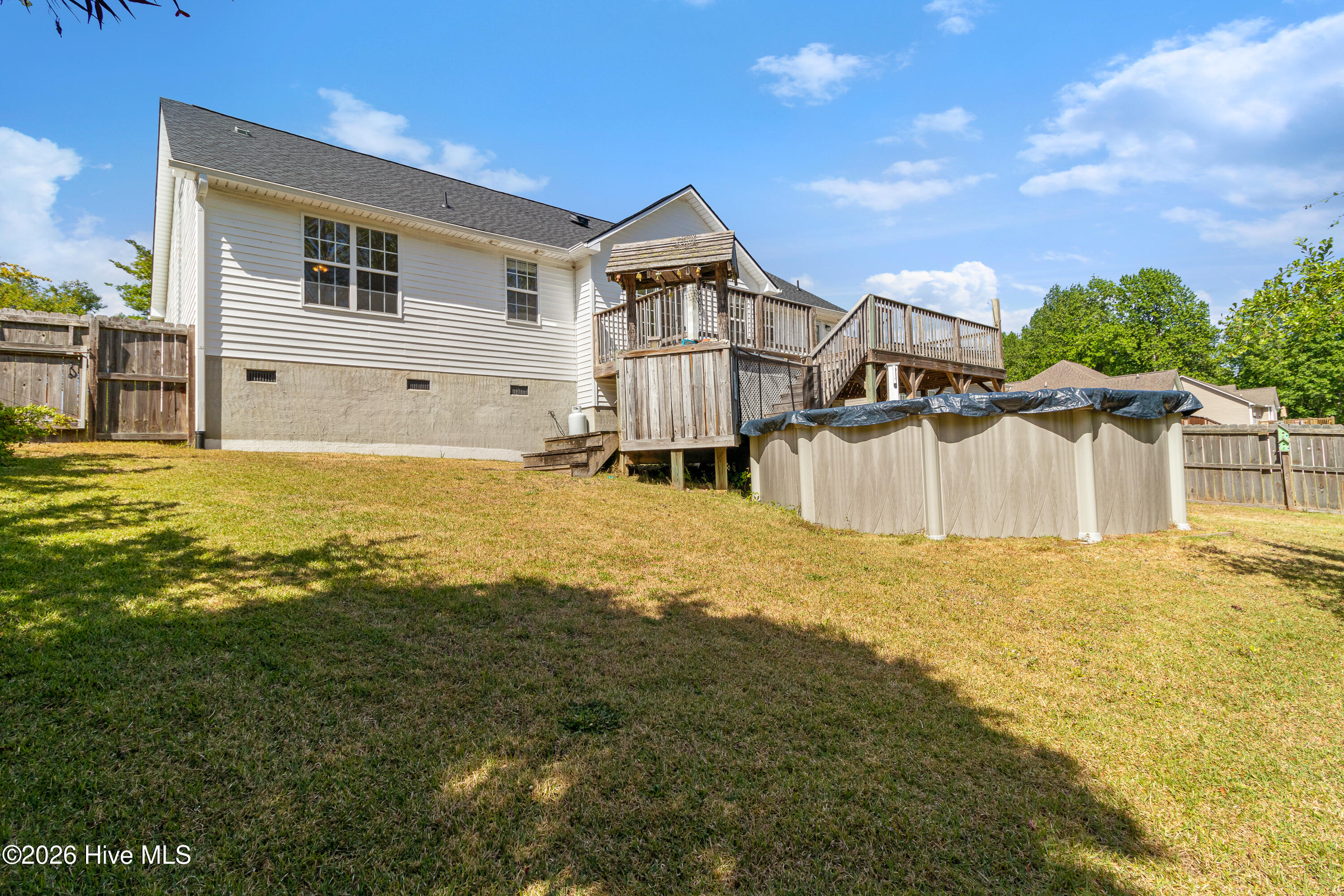 100570651 | Photo 33