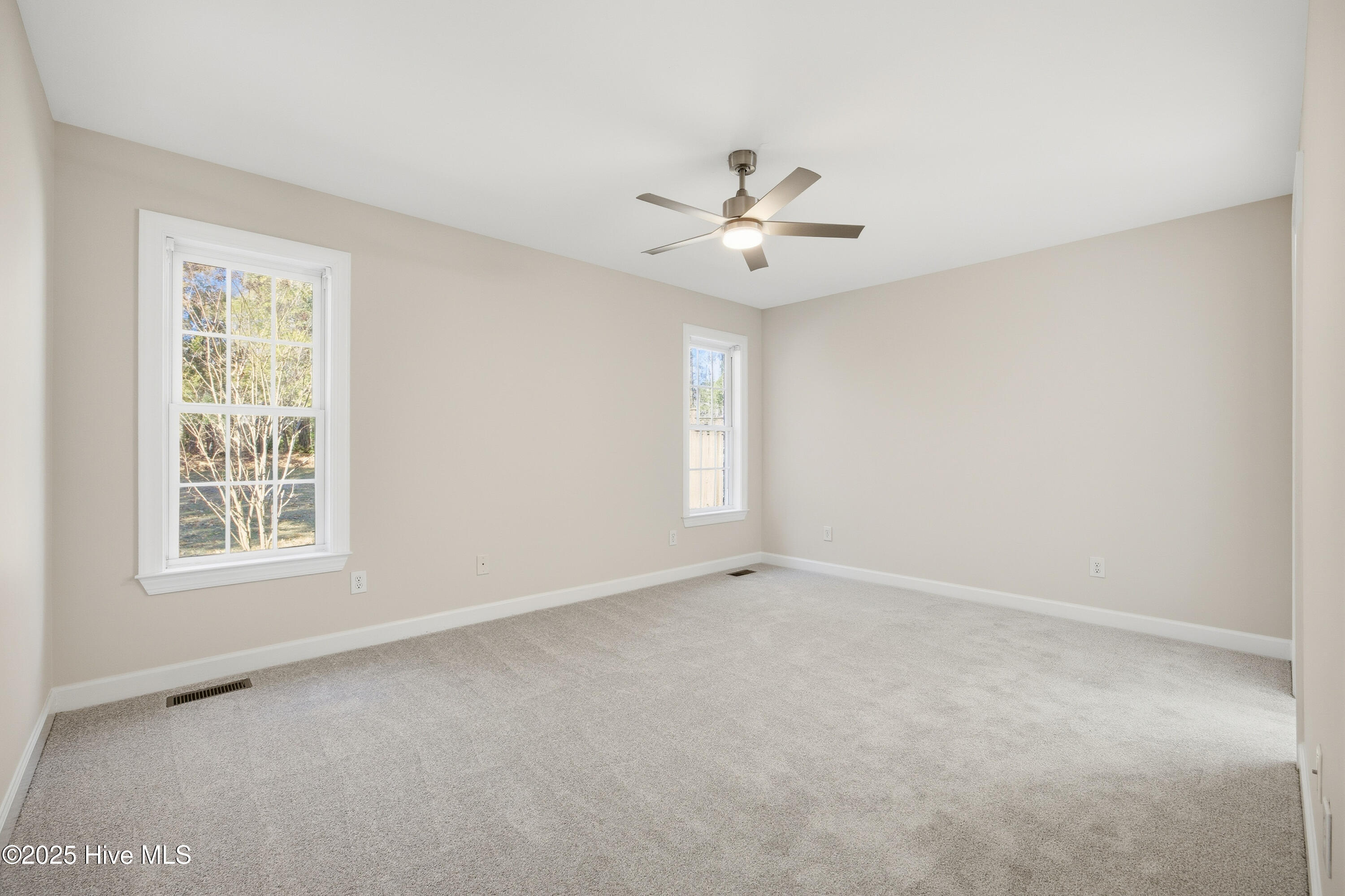 100545806 | Photo 19