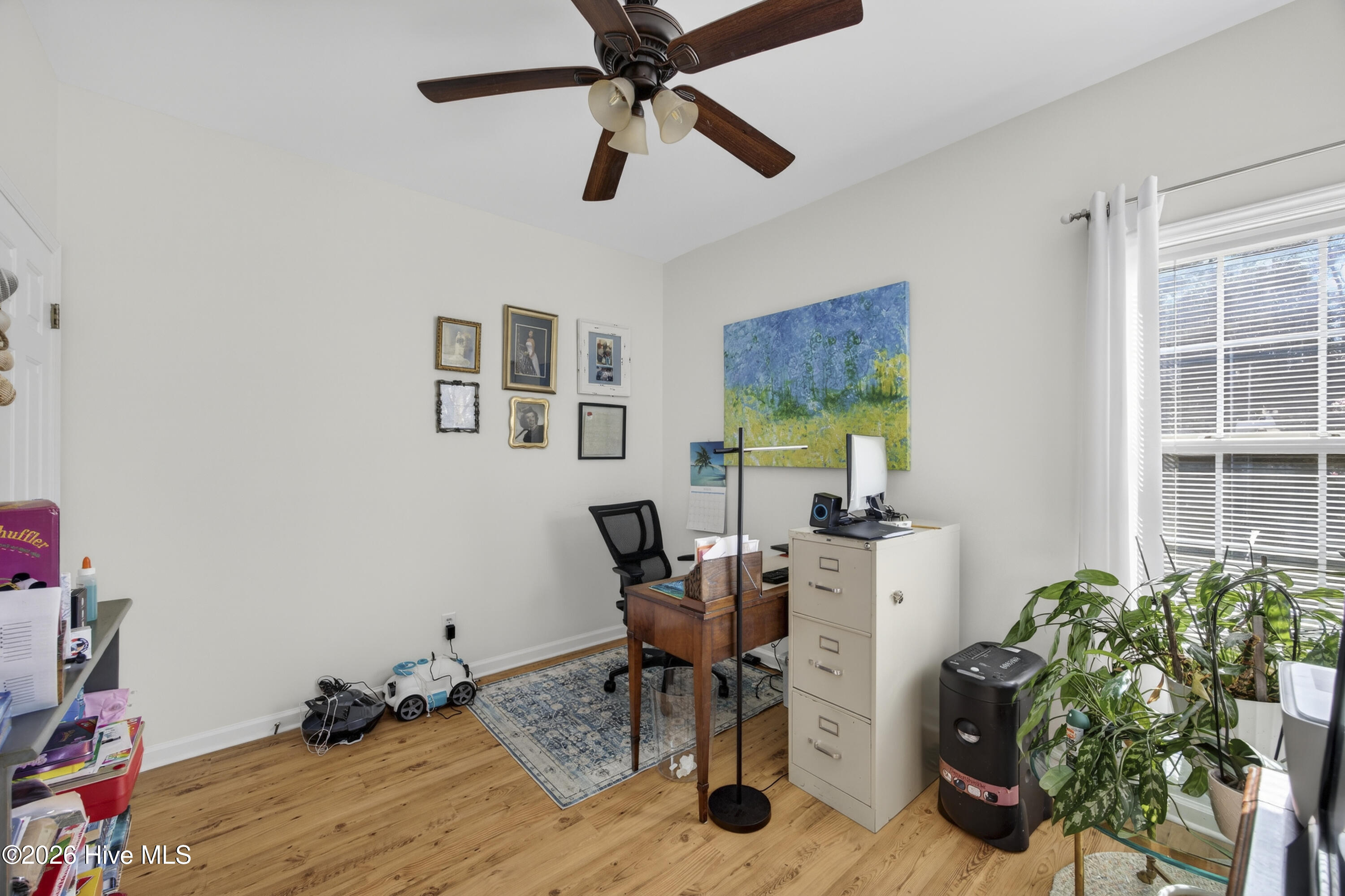 100560276 | Photo 25