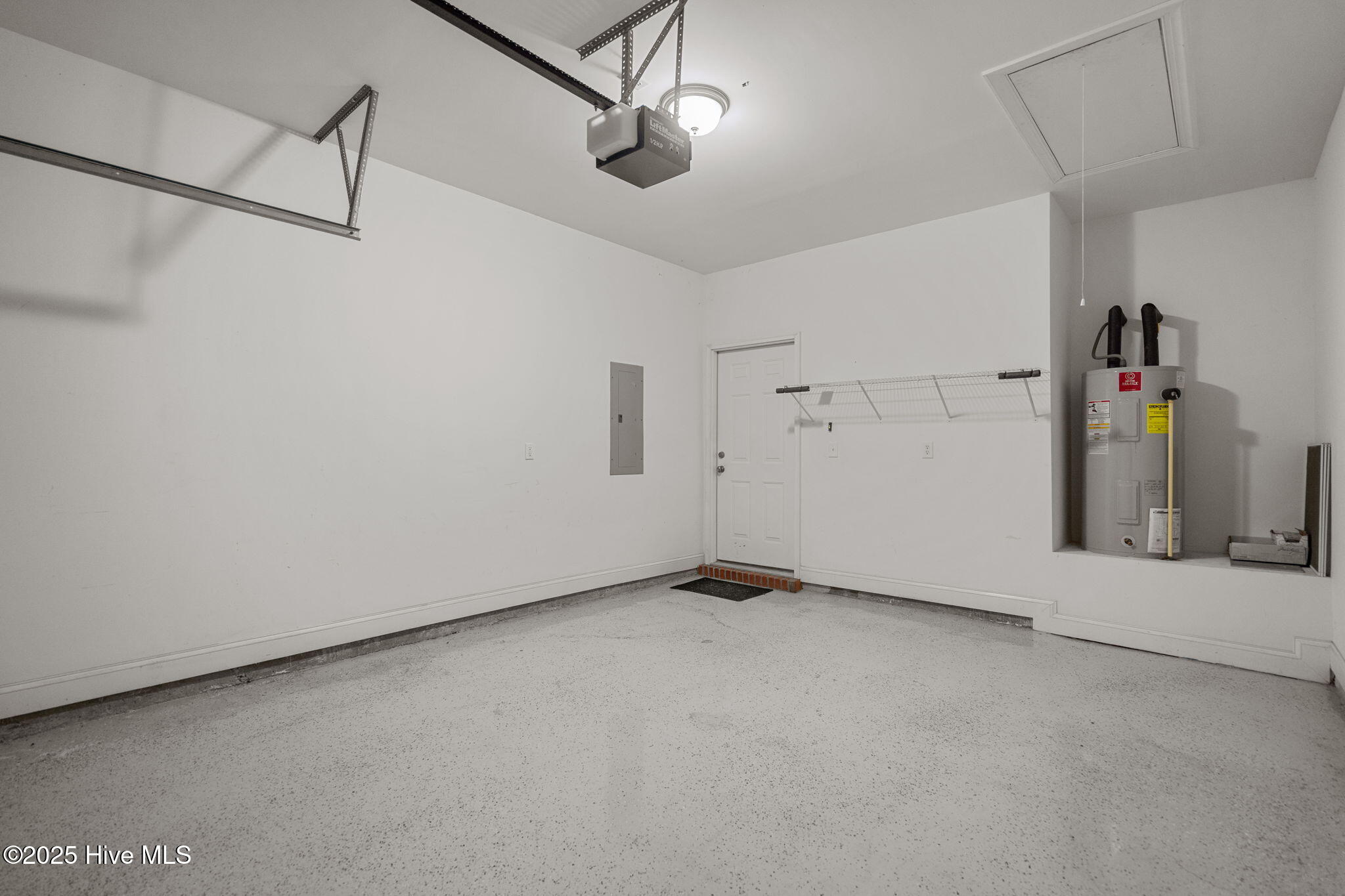 100559458 | Photo 33