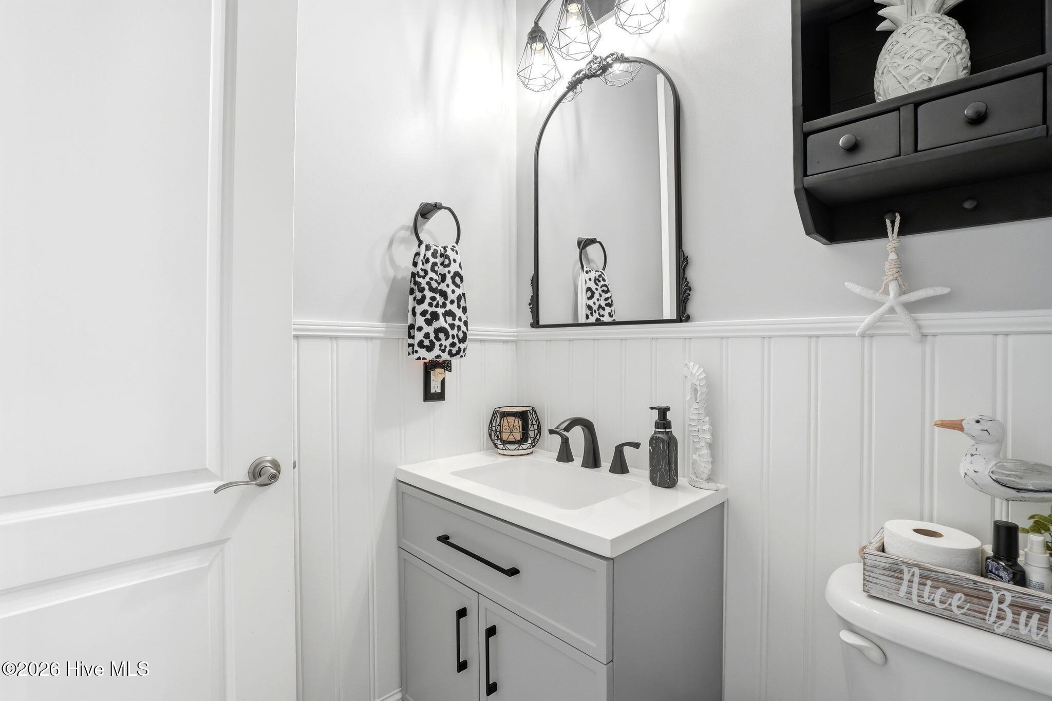 100561689 | Photo 12