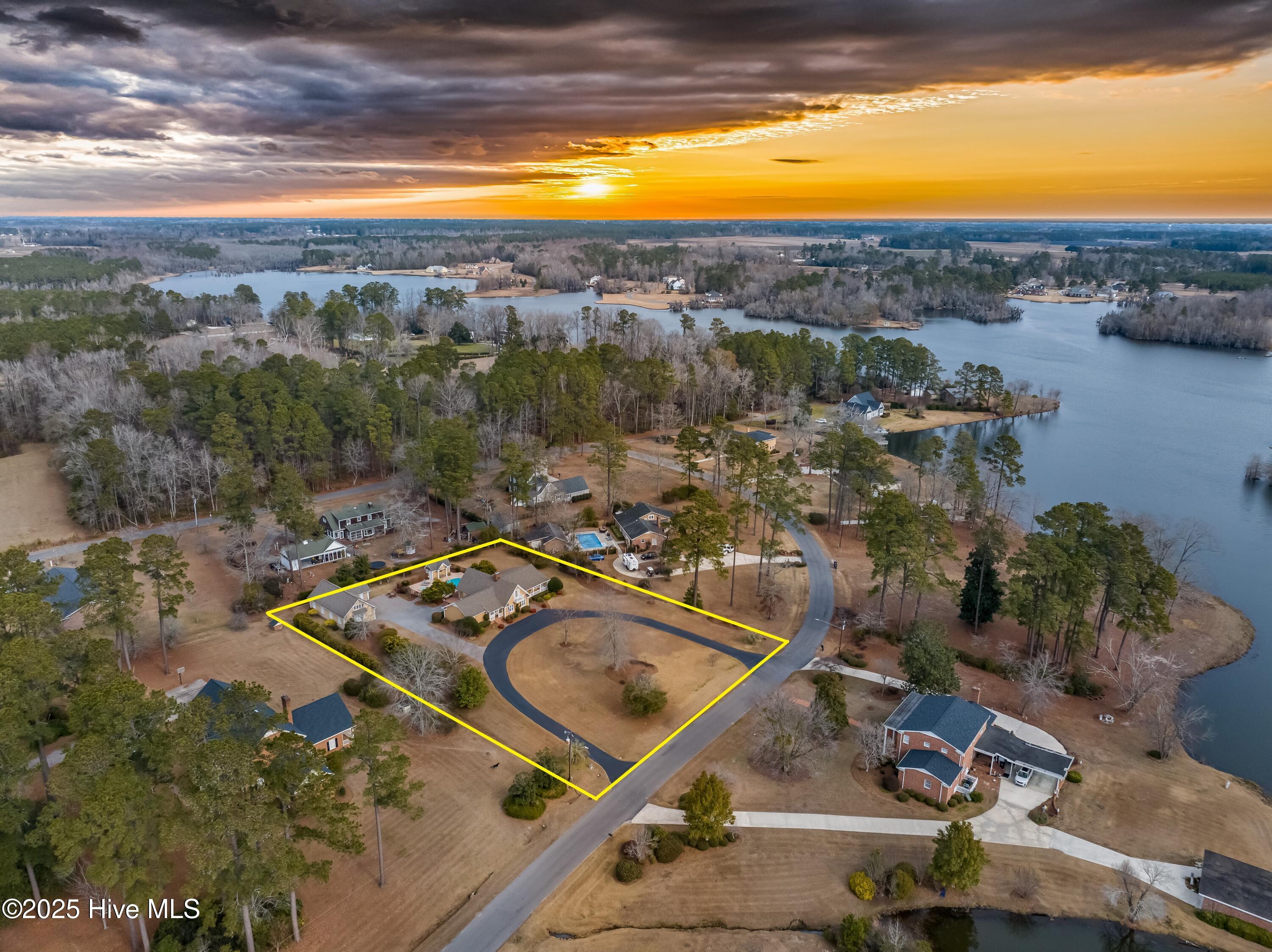 100485107 | Photo 57