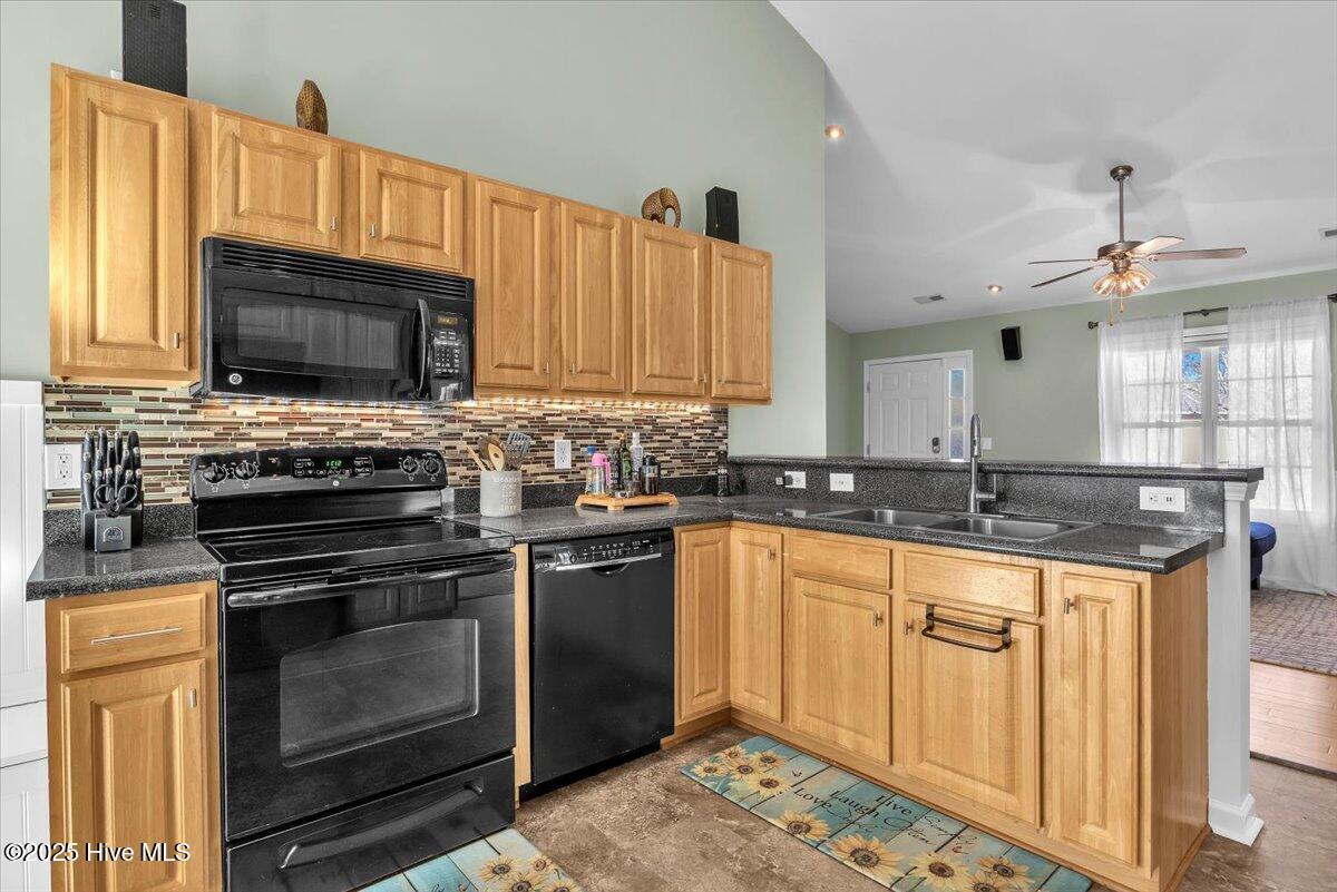 100546771 | Photo 19