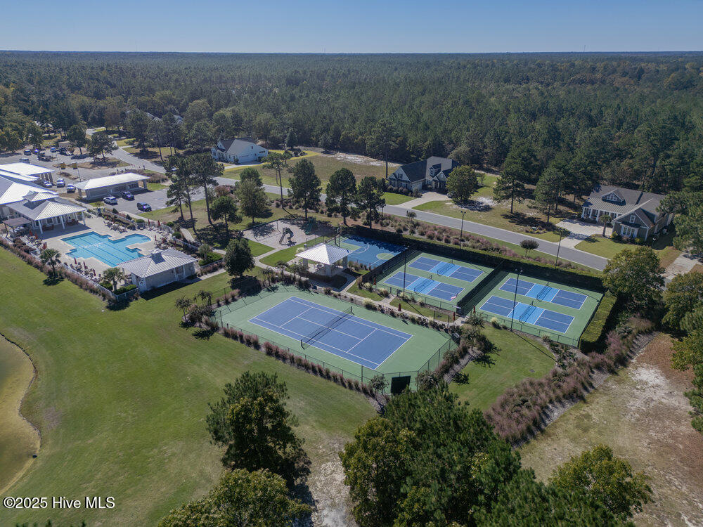 100569066 | Photo 33