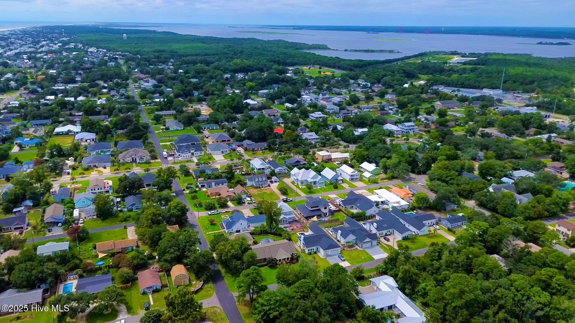 100528011 | Photo 61