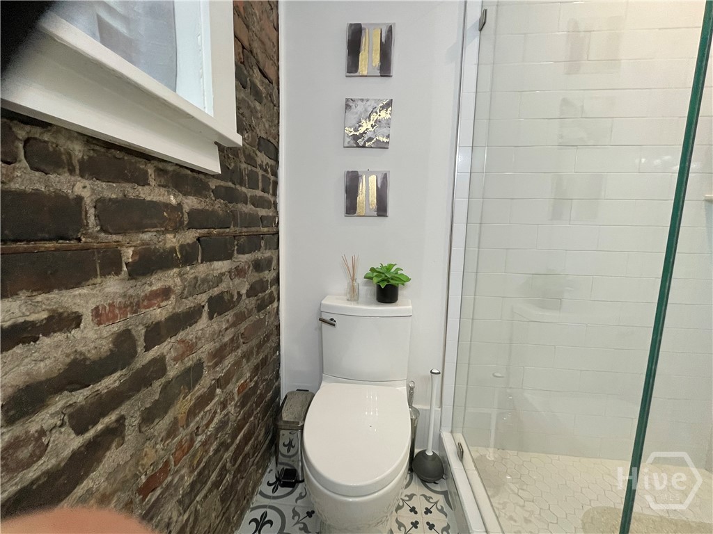 210 E State Street, Savannah, GA, 31401