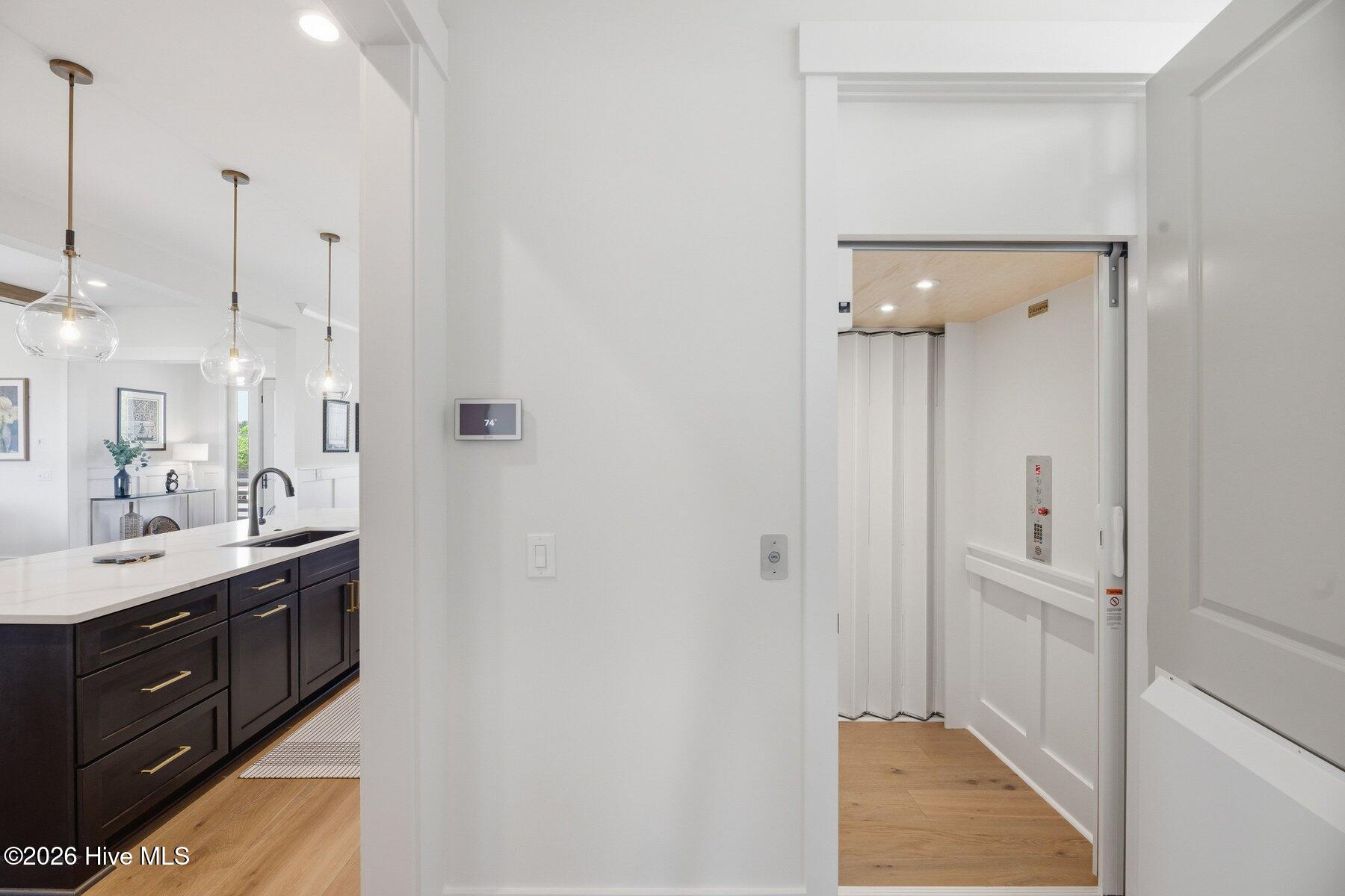 100490520 | Photo 26