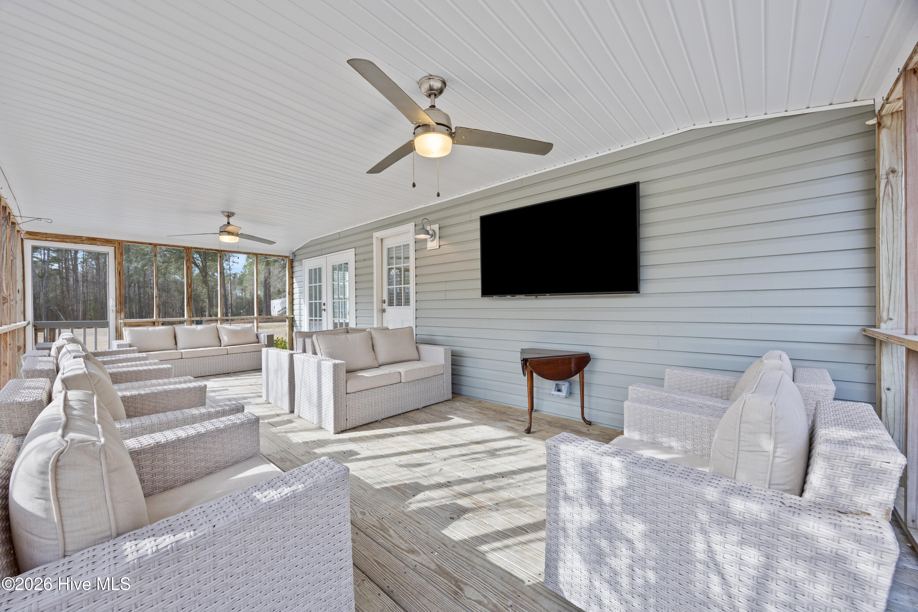 100551414 | Photo 26