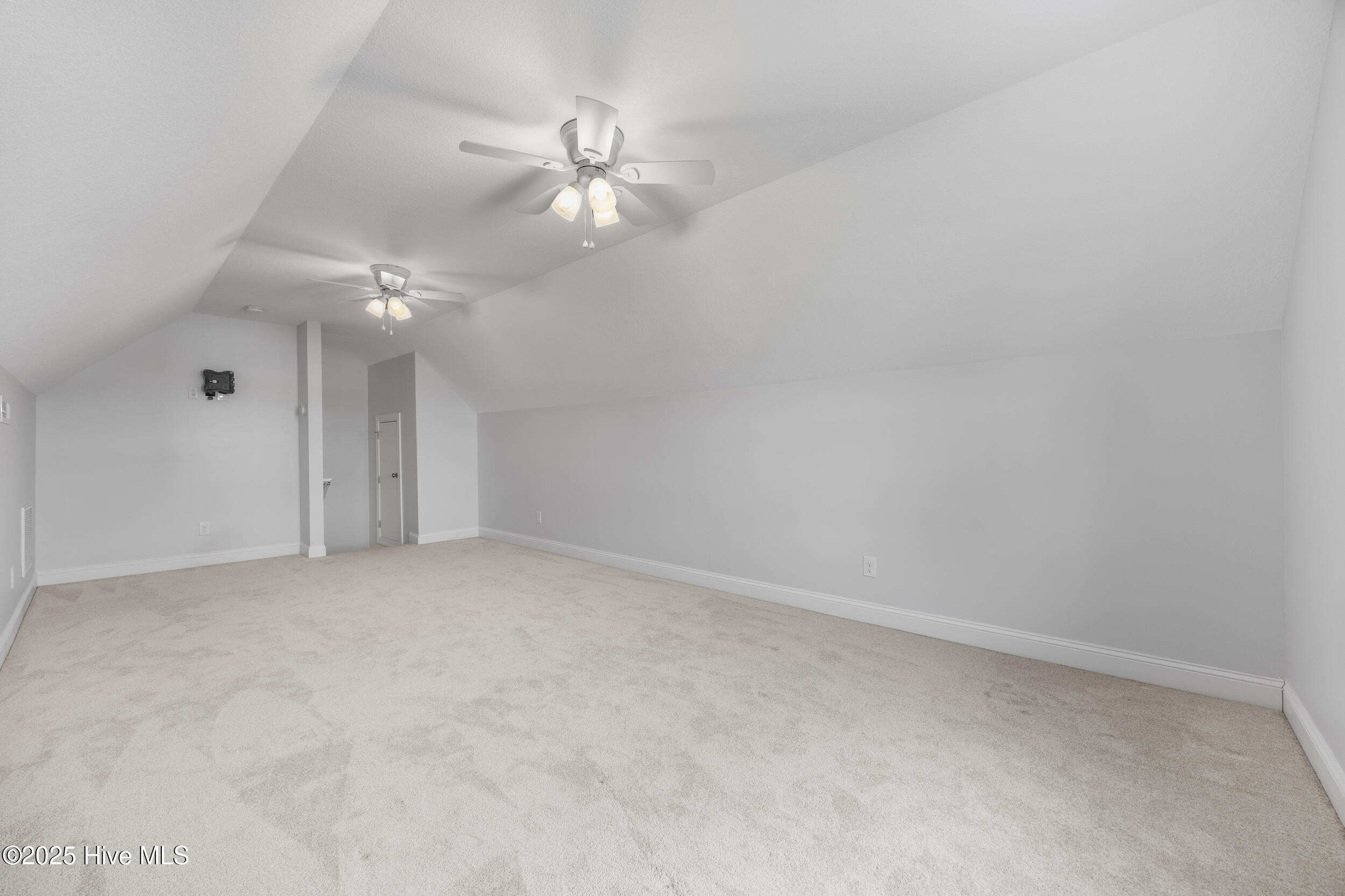 100542328 | Photo 38