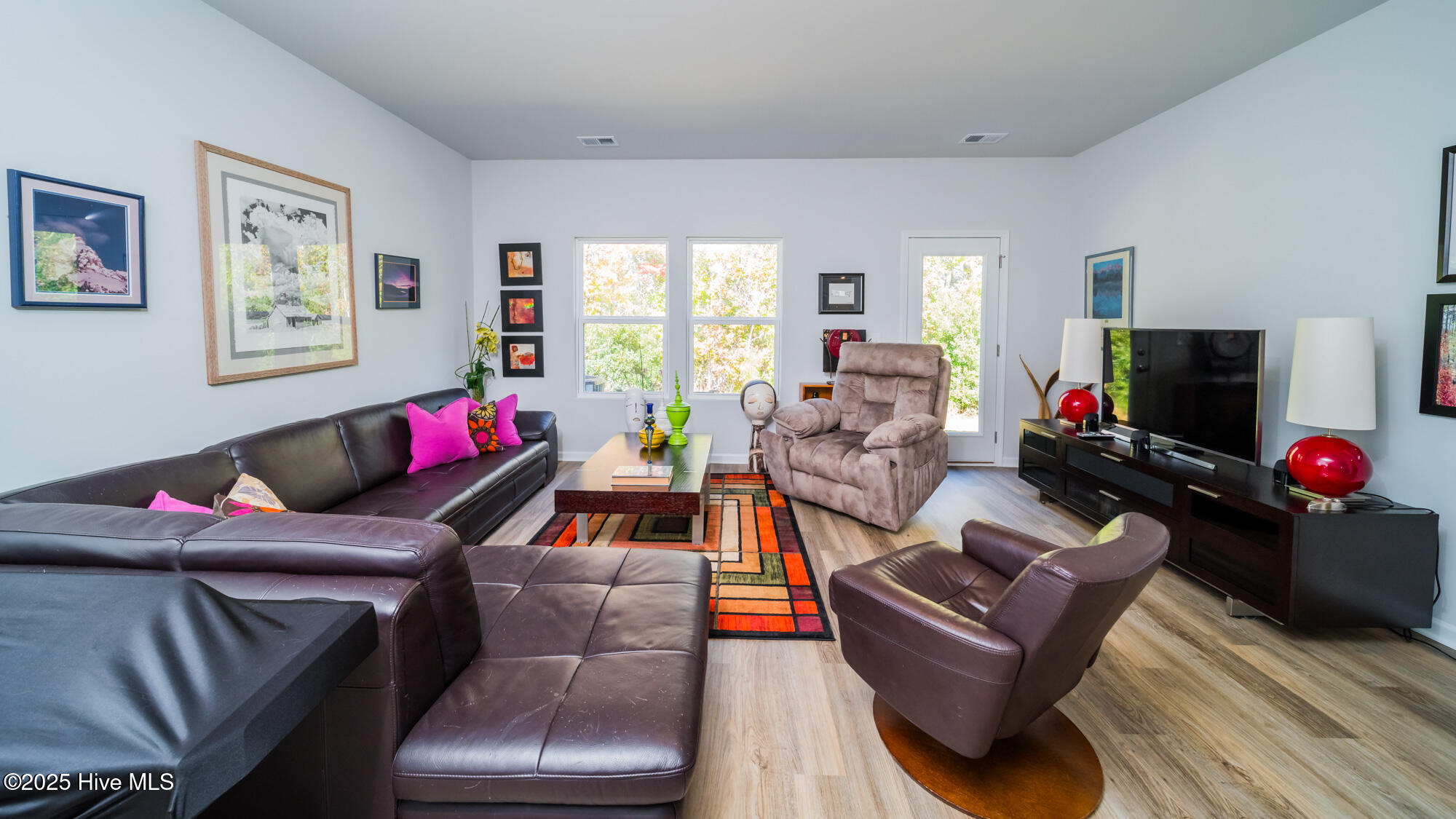 100537788 | Photo 20