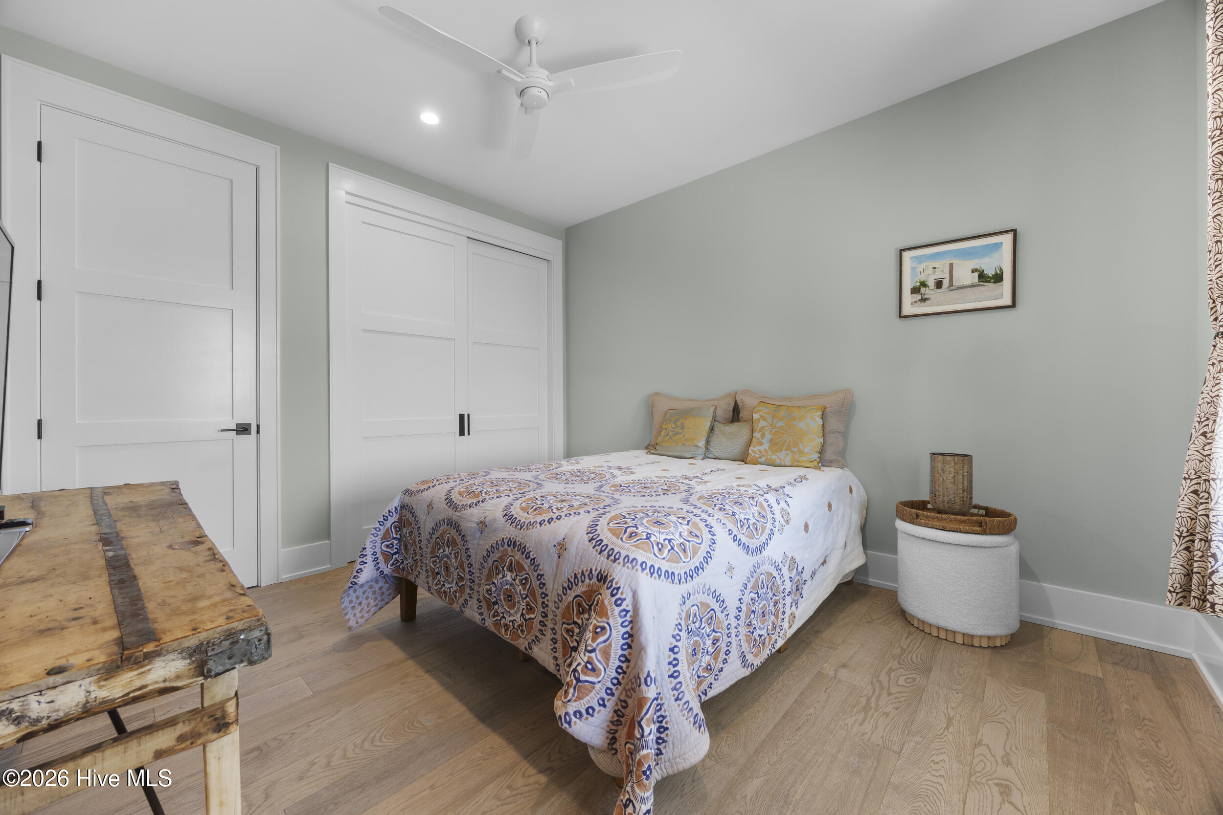 100553352 | Photo 16