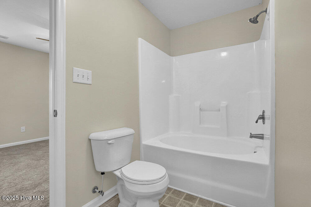 100546186 | Photo 28