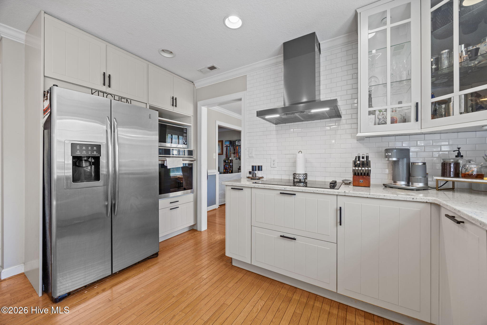 100564262 | Photo 25