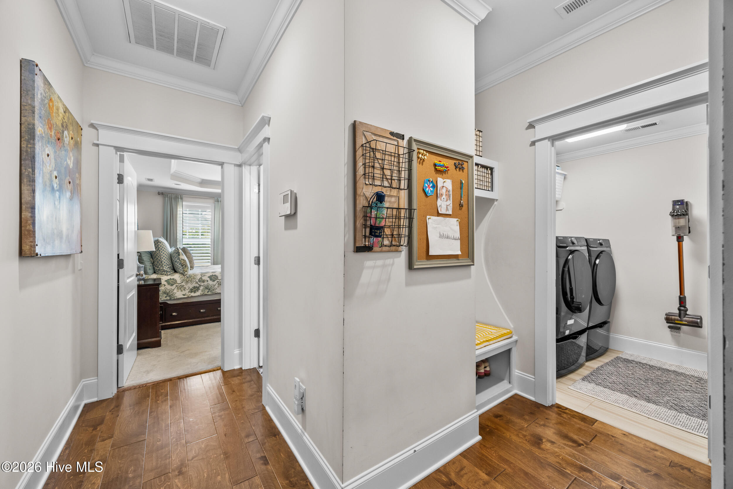 100562182 | Photo 34