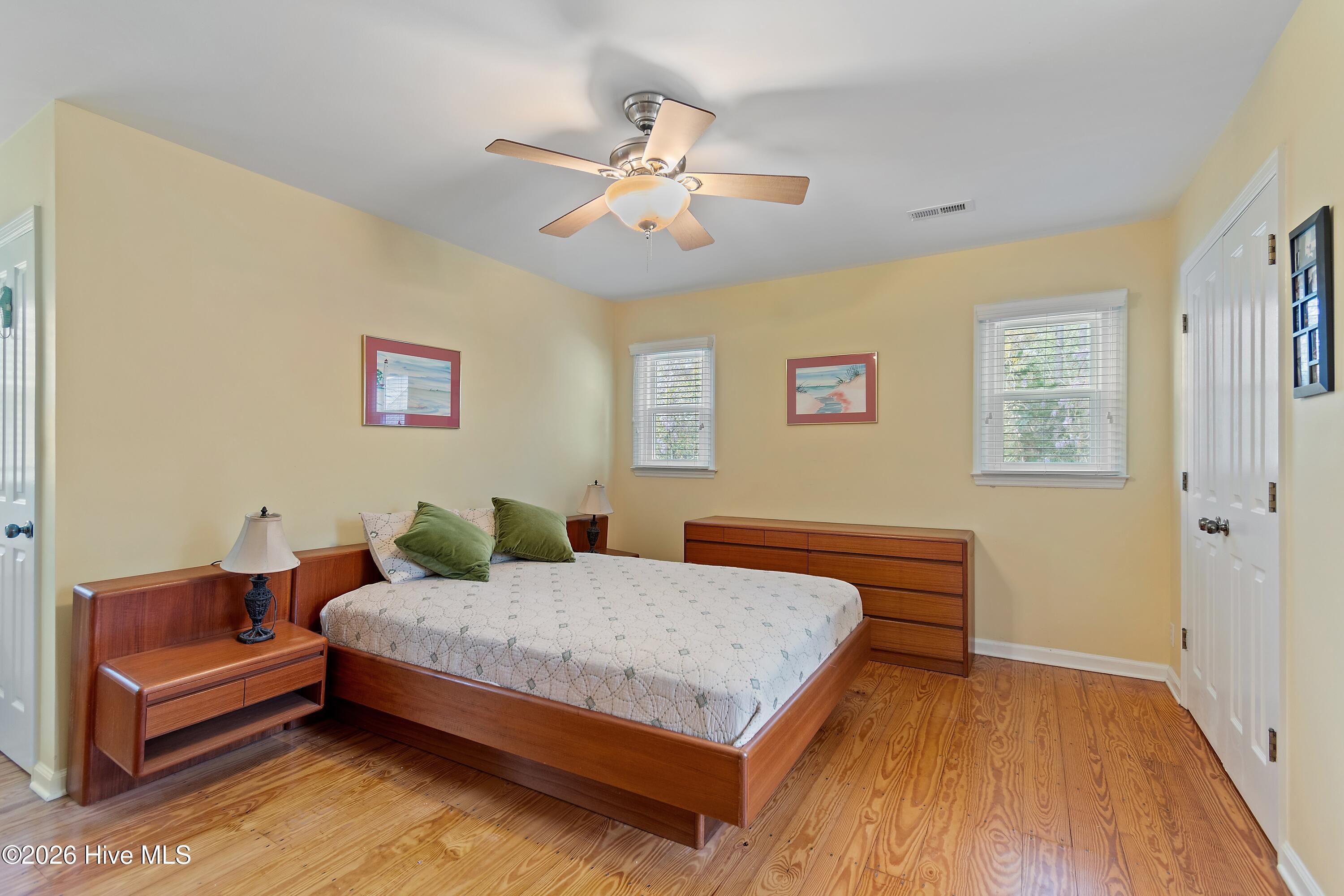 100564026 | Photo 35