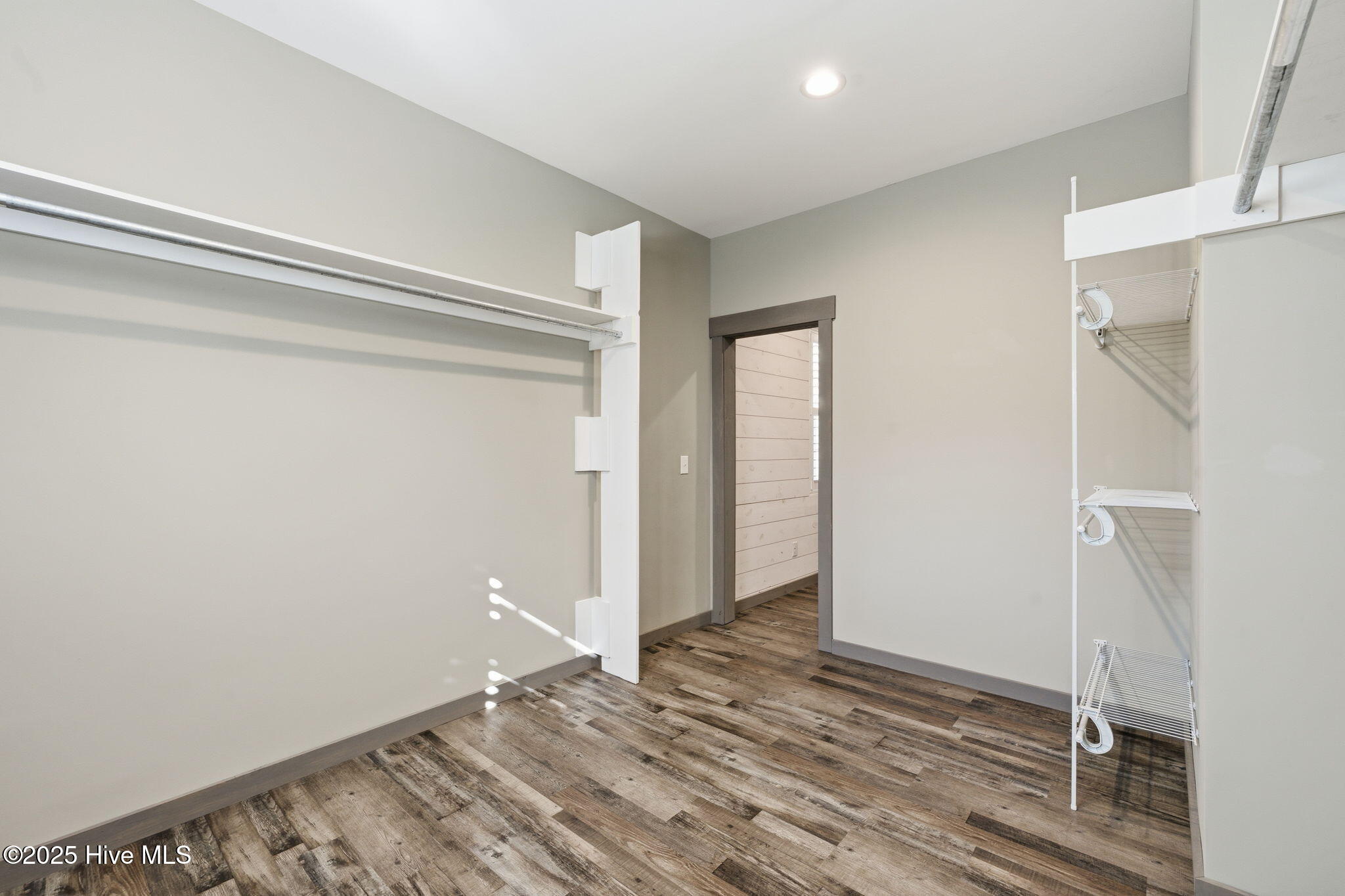 100535585 | Photo 106