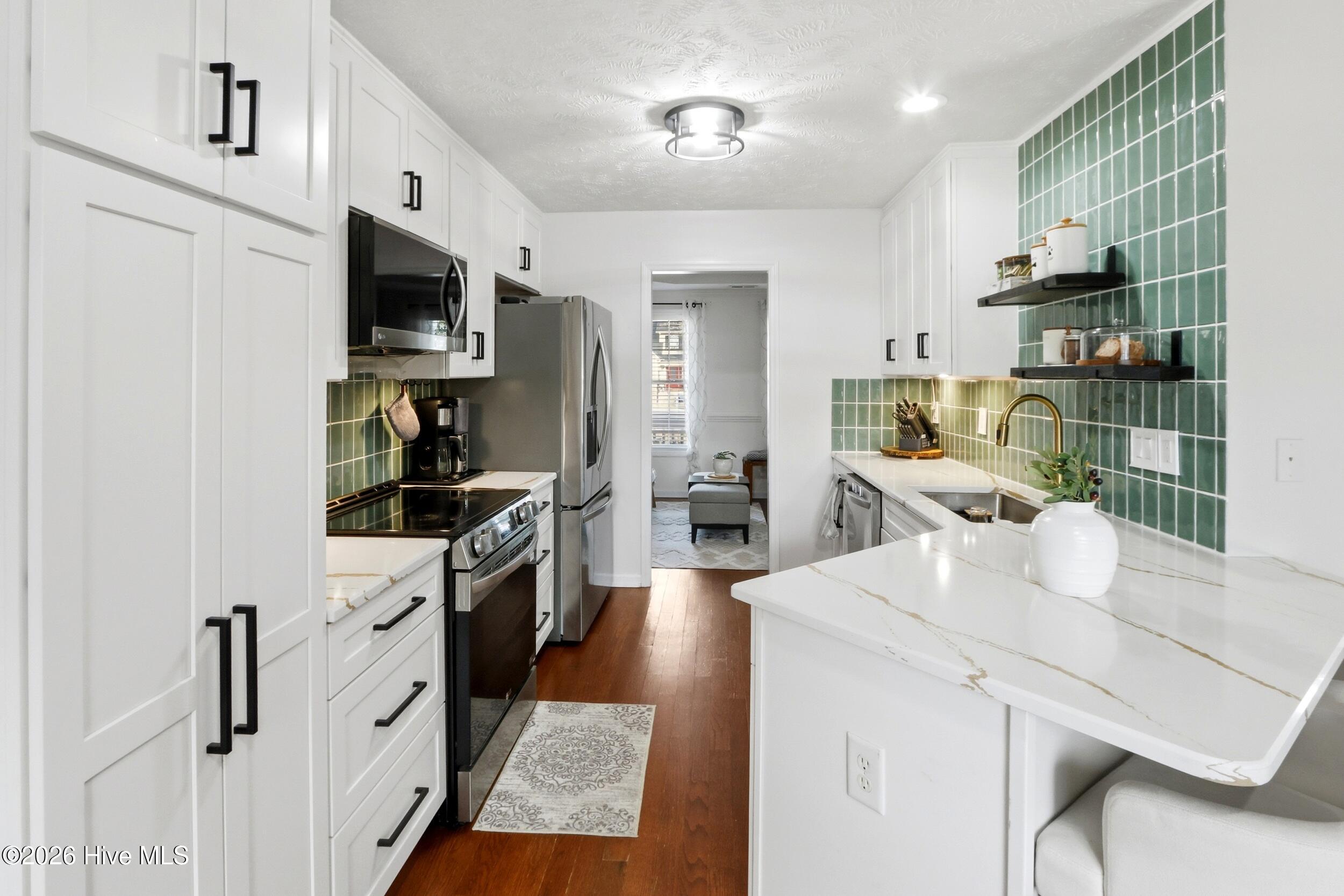 100551374 | Photo 27