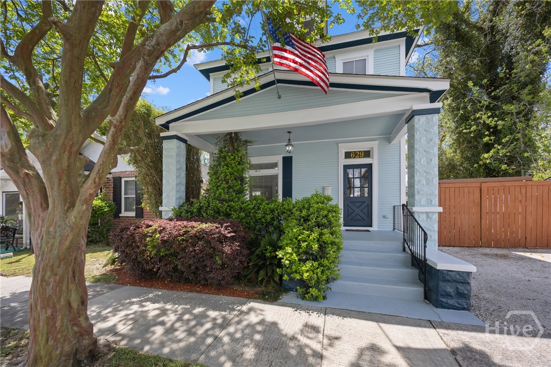 Front exterior of 1910 American Foursquare