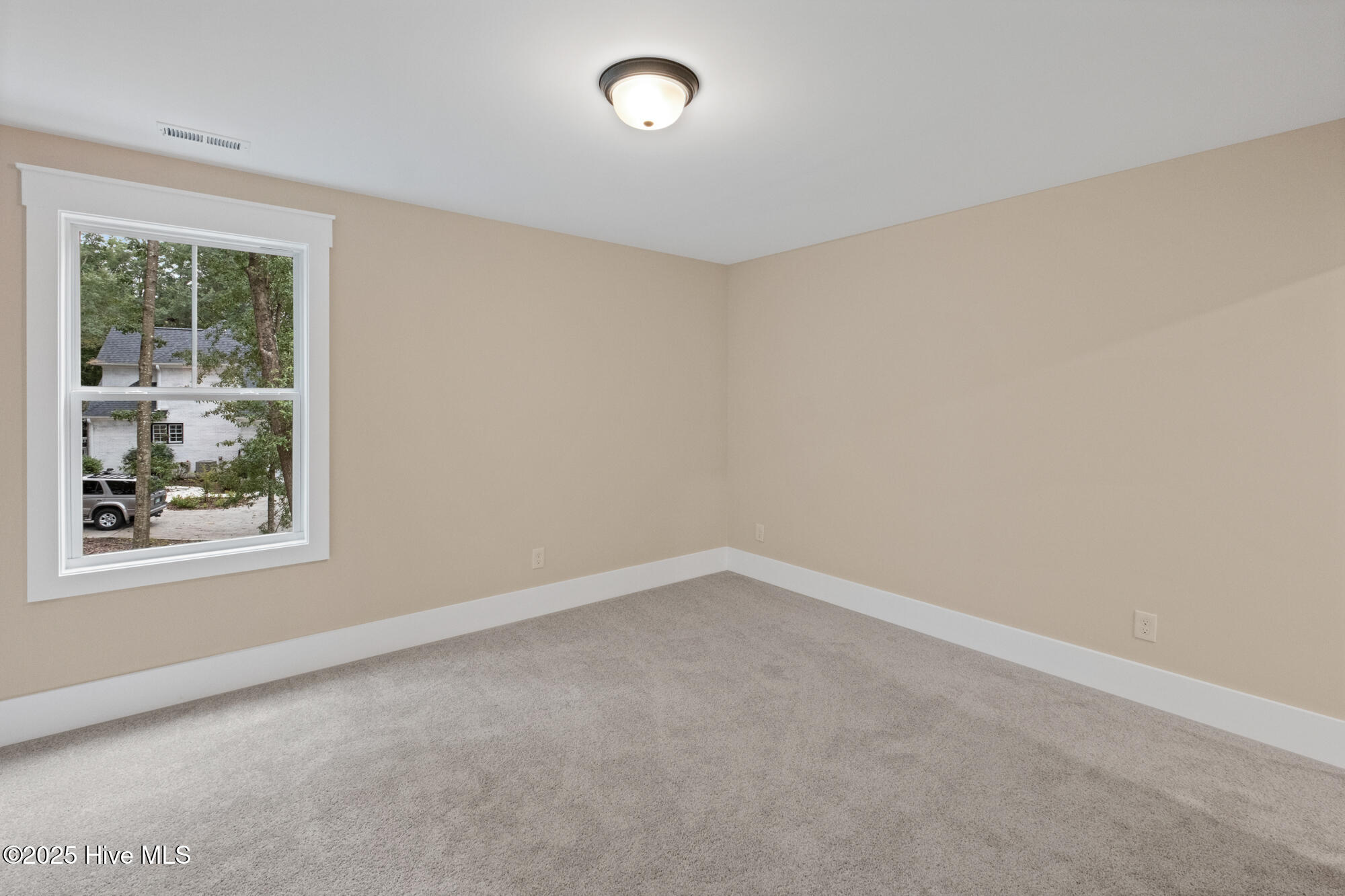 100524304 | Photo 32