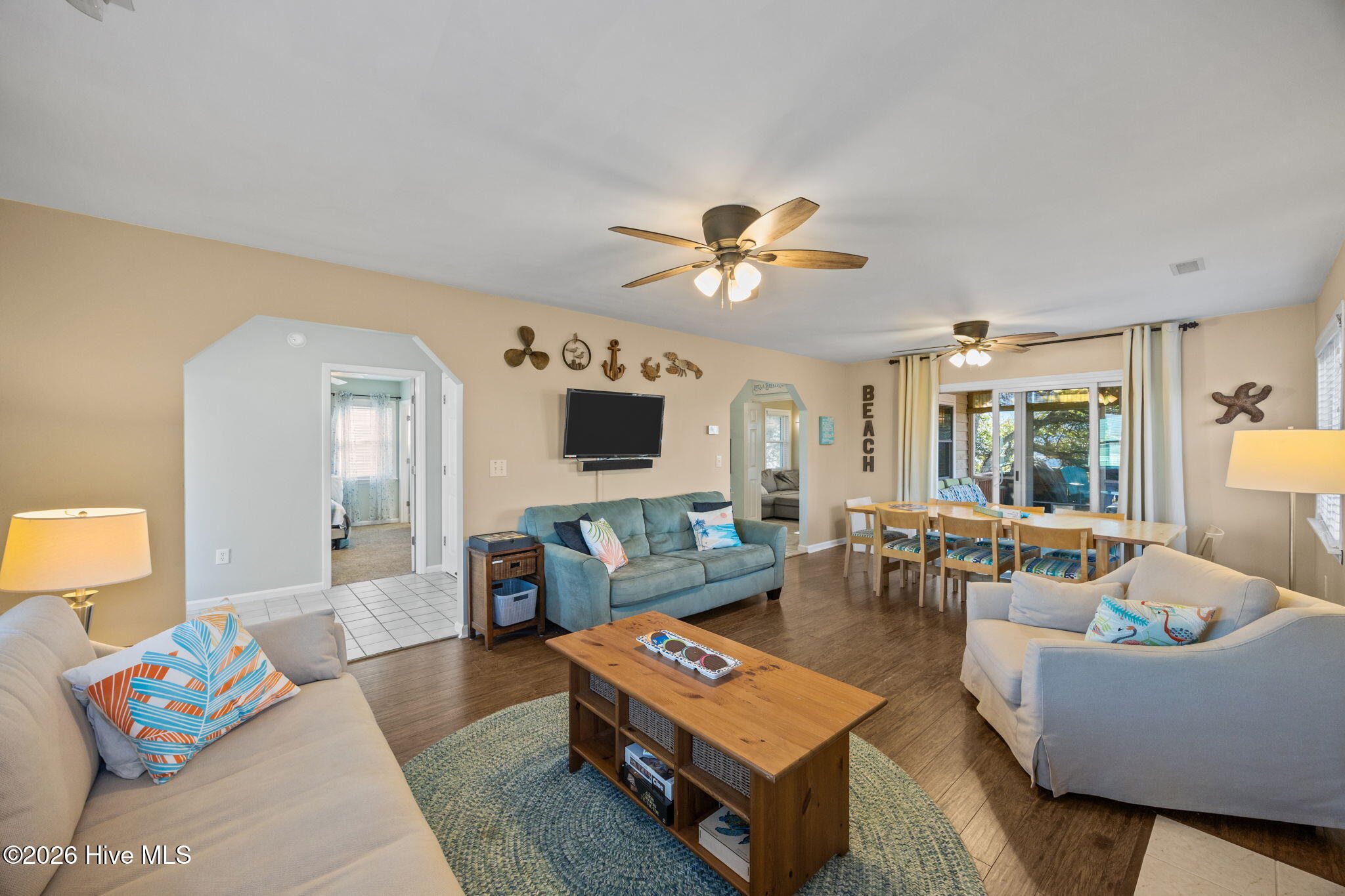 100553918 | Photo 11